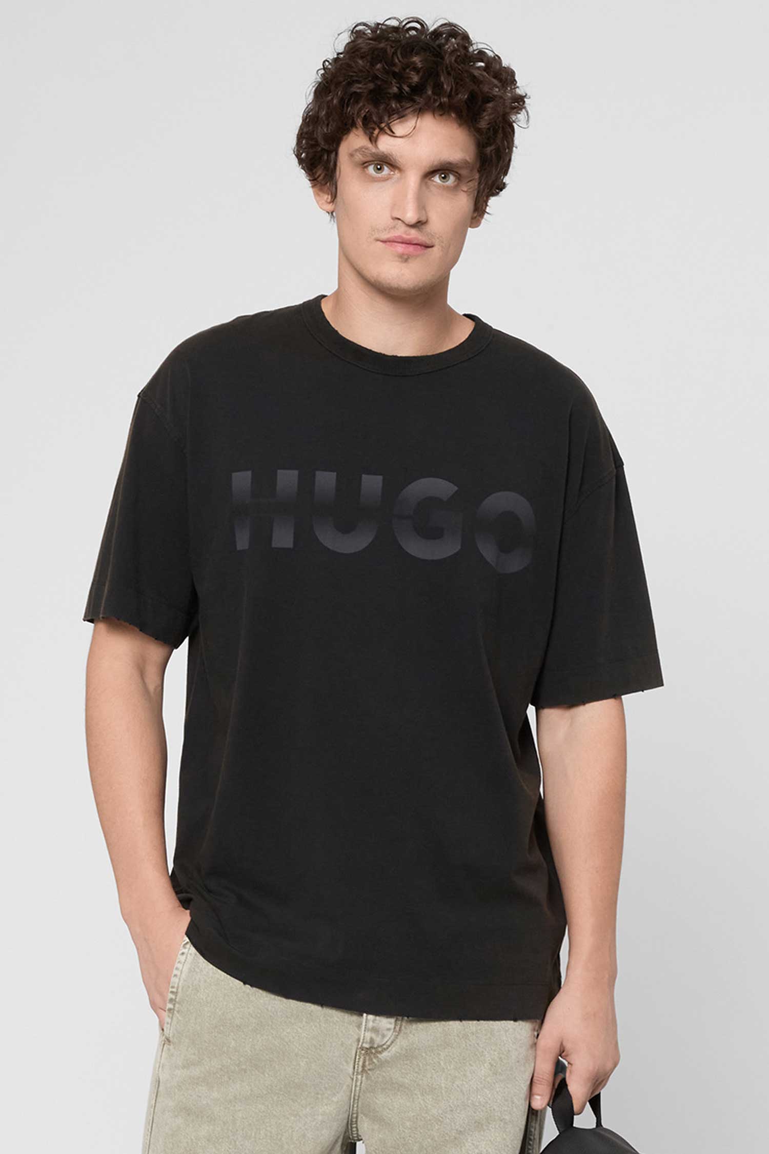 Чоловіча чорна футболка HUGO BLUE 50548341;036