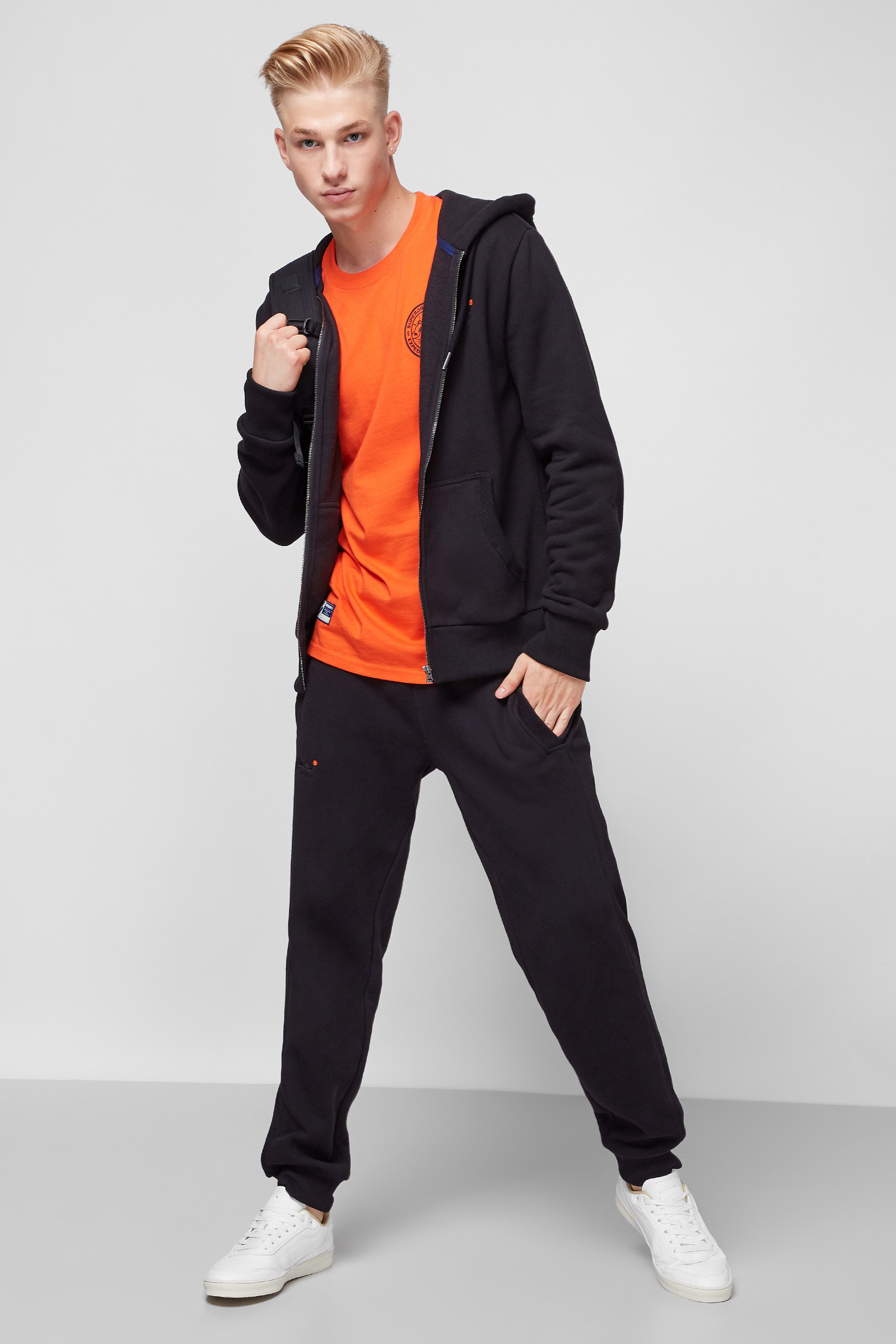 Чорні спортивні штани для хлопців SuperDry M7010094A;02A