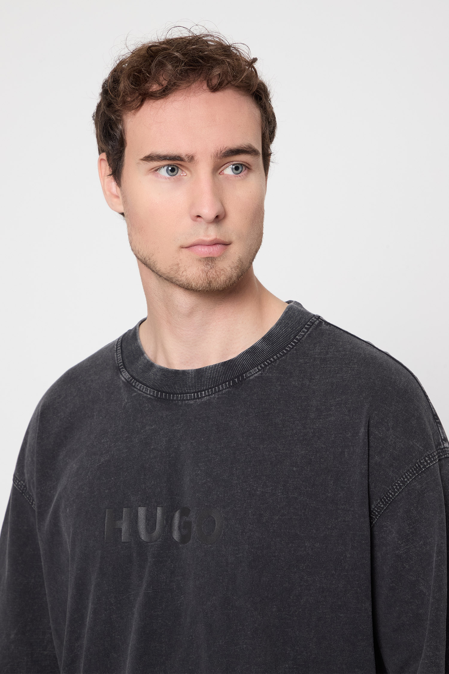 Мужская серая футболка HUGO BLUE 50542638;001