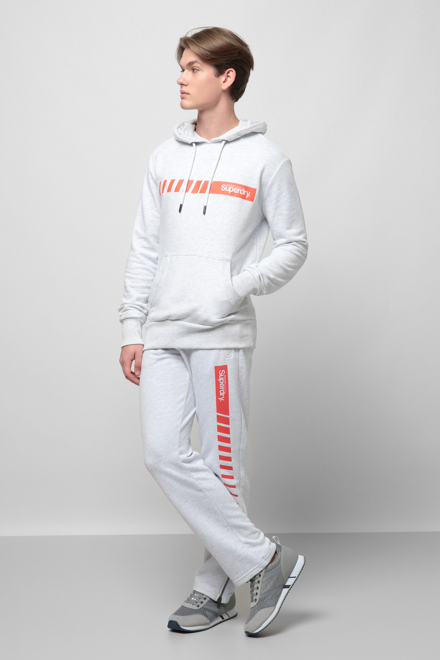 Сірі спортивні штани для хлопців SuperDry M7010176A;54G