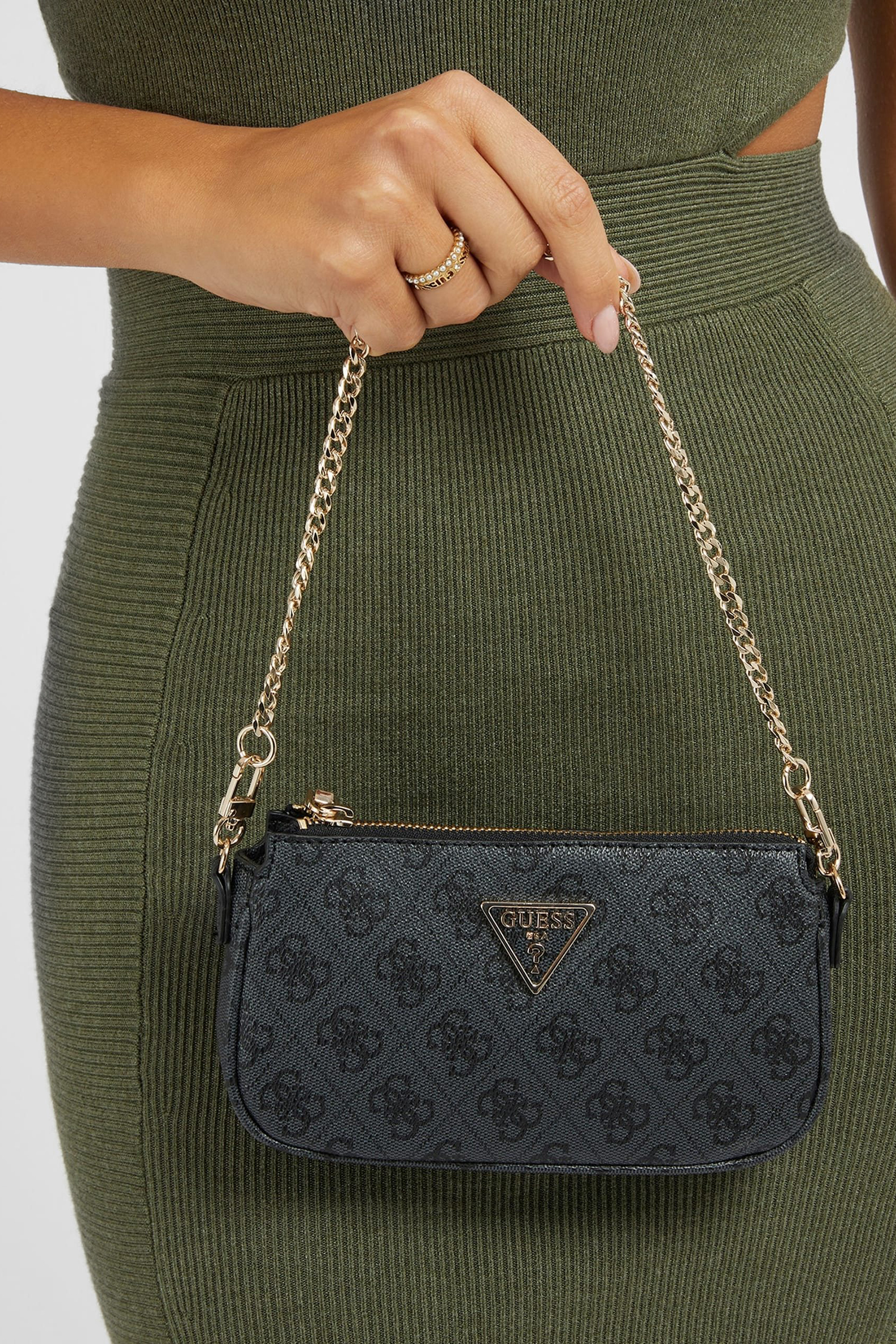 Женская темно-серая сумка с узором Guess HWBG78.79710;CLO