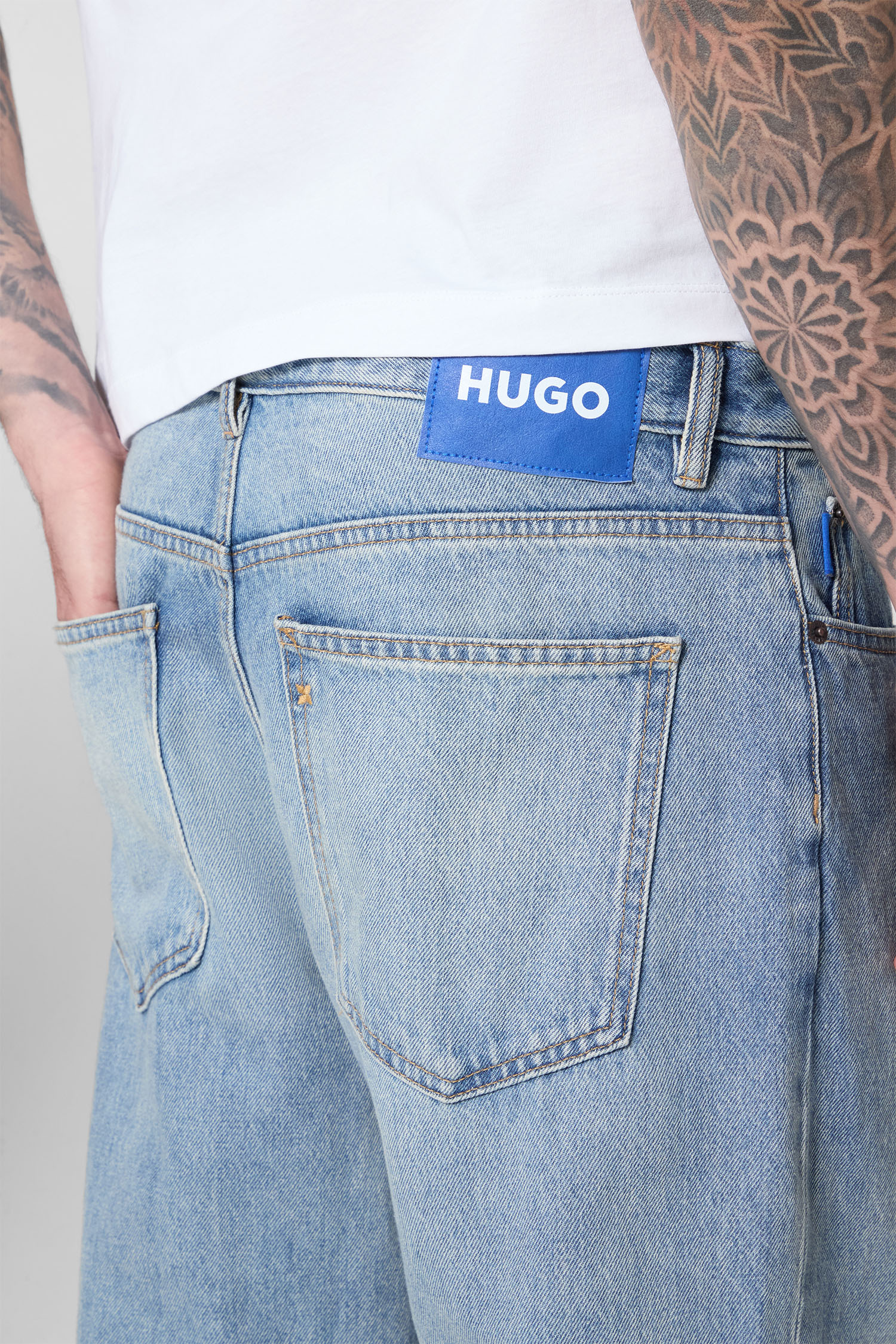 Мужские голубые джинсы HUGO BLUE 50541721;443