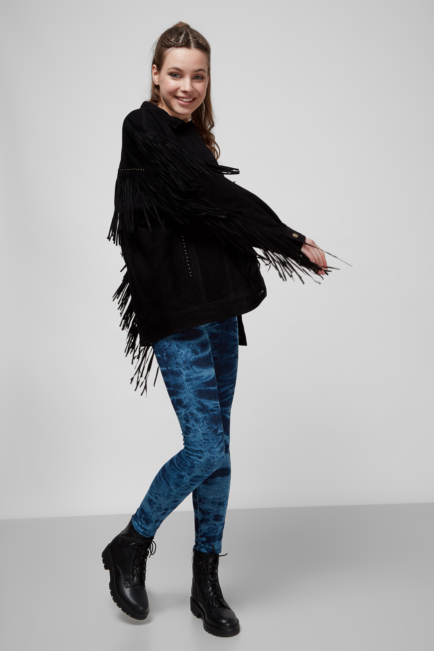 Черная замшевая куртка для девушек Guess W2RL13.L0P70;JBLK