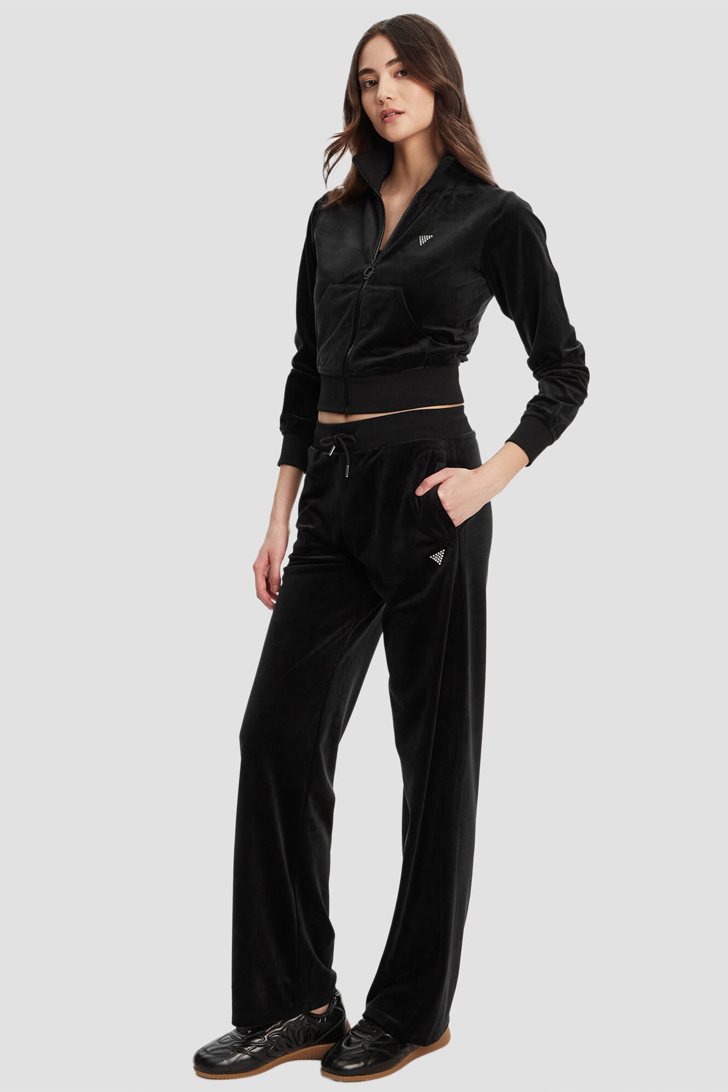 Жіночі чорні спортивні штани Guess V3BB26.K0232;JBLK