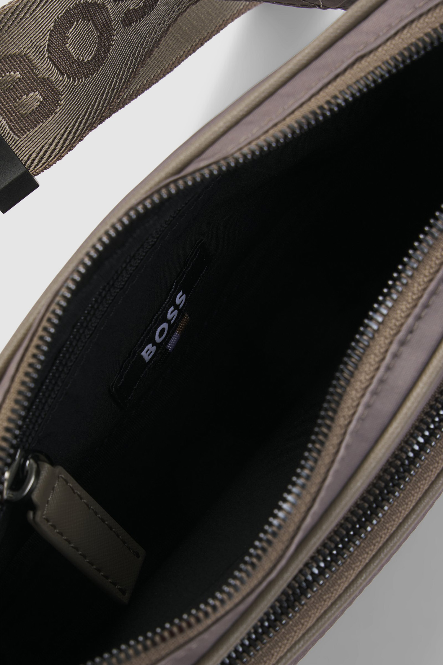 Мужская бежевая поясная сумка BOSS 50529106;376