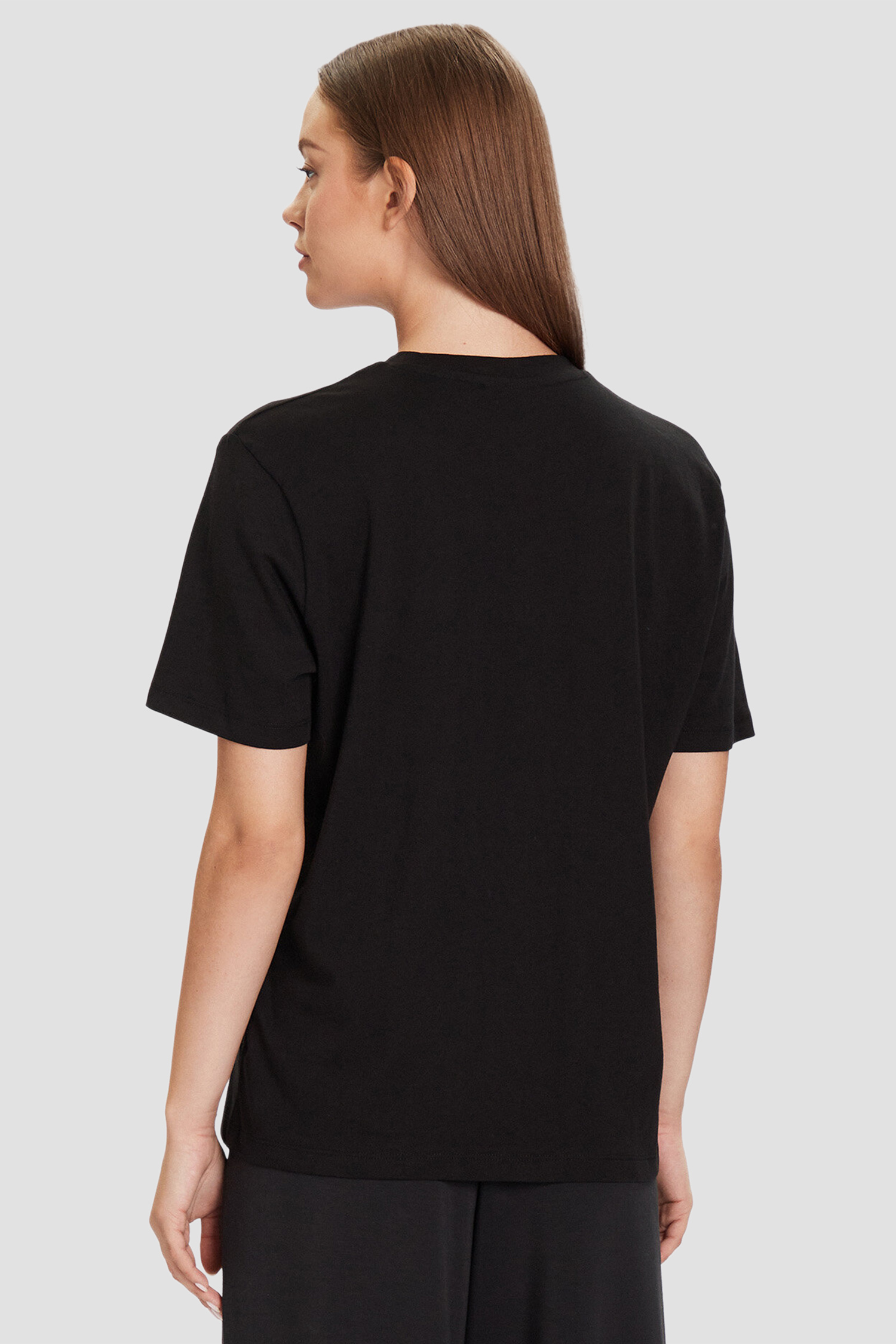 Жіноча чорна футболка Guess V5BI09.I3Z14;JBLK