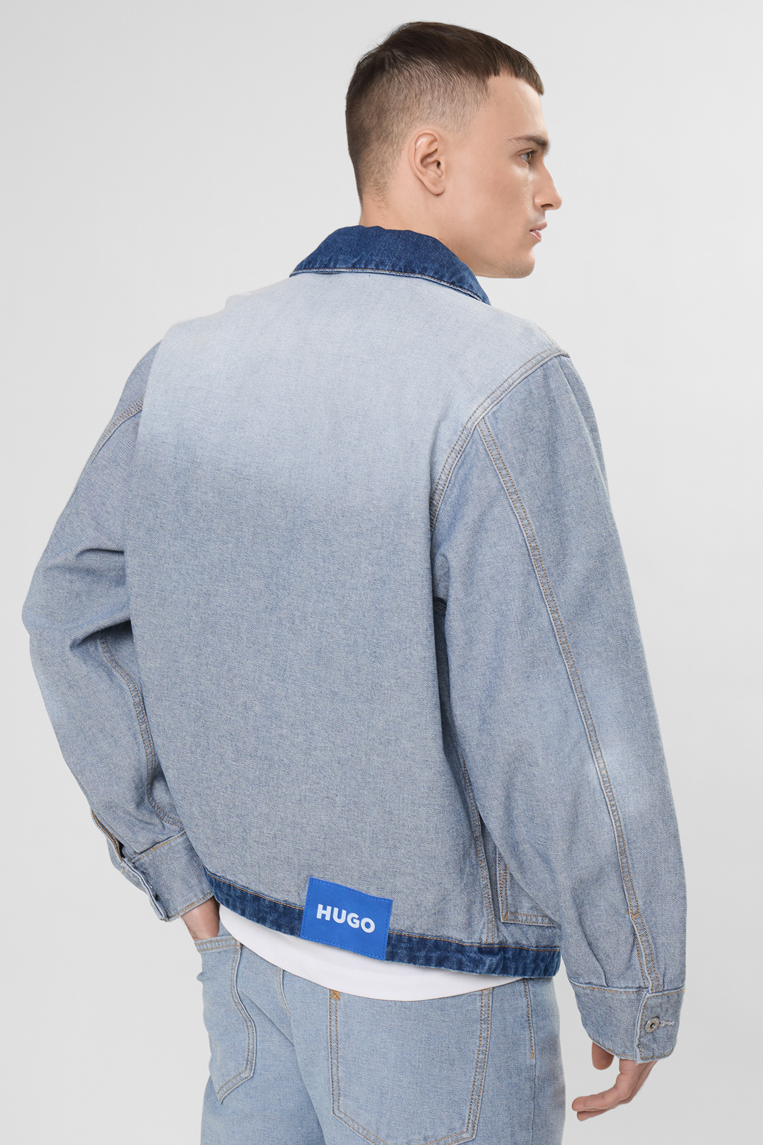 Чоловіча блакитна джинсова куртка HUGO BLUE 50553455;459