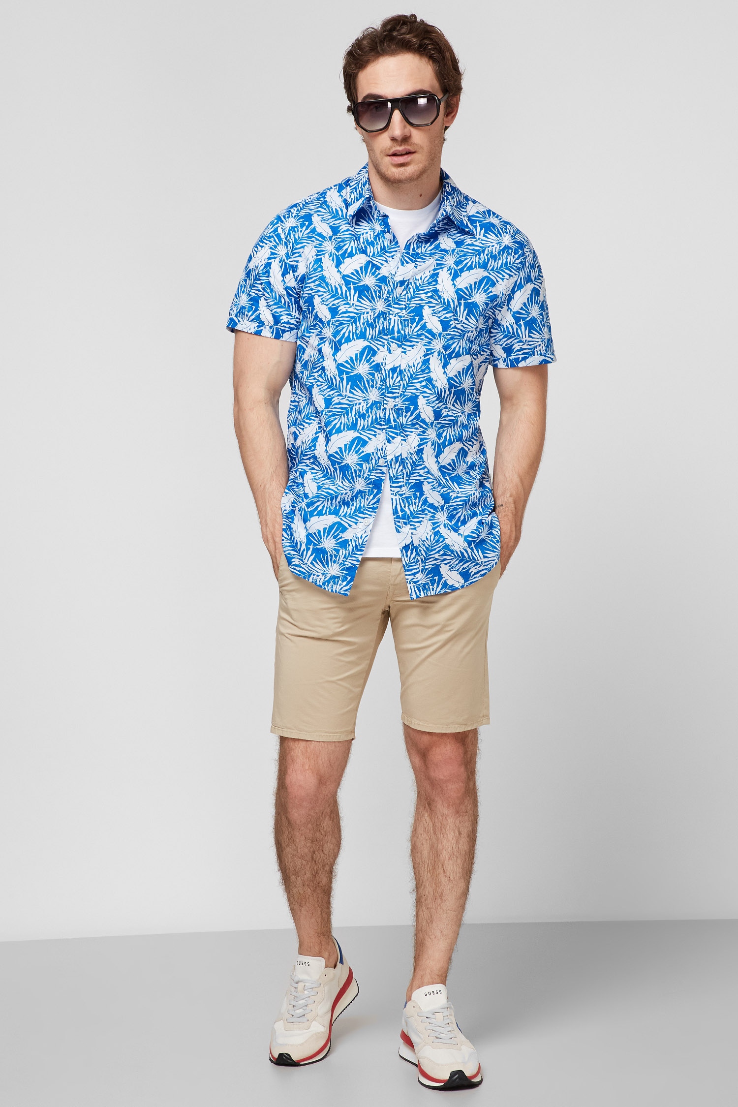 Мужские бежевые шорты Guess M1GD05.WDT21;G036