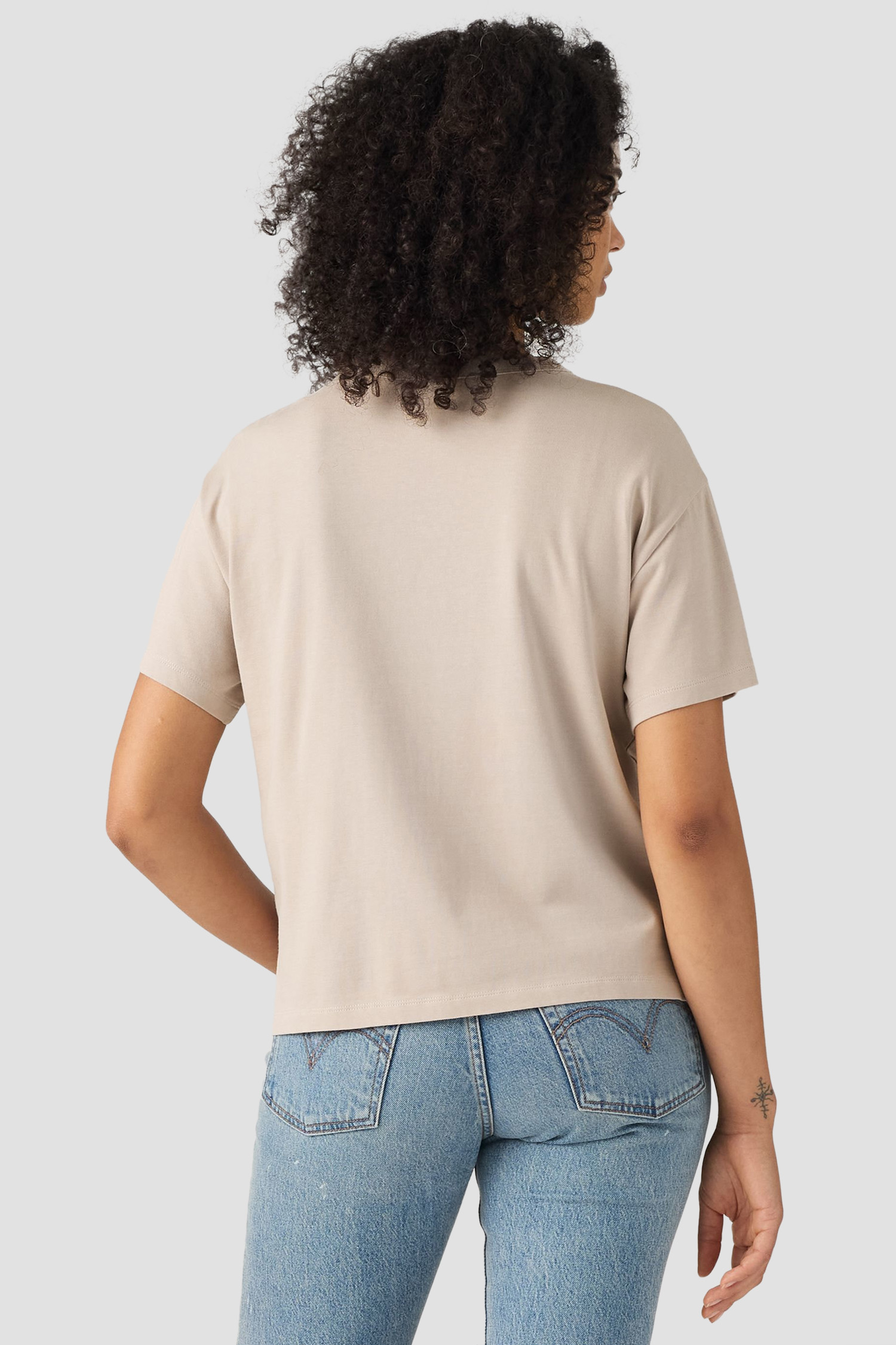 Женская бежевая футболка Levi’s® 005OY;0045