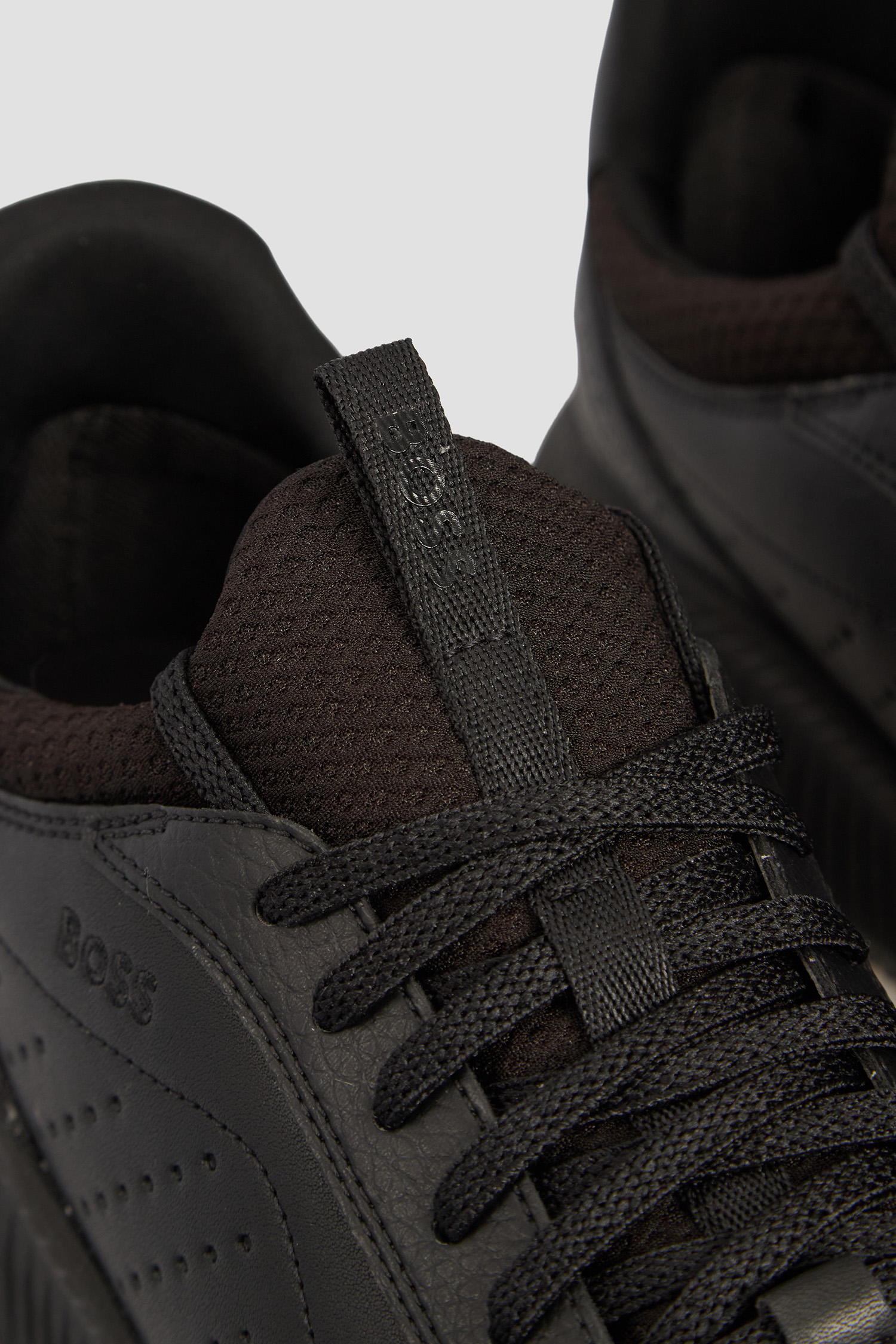 Чоловічі чорні шкіряні кросівки BOSS 50553207;005