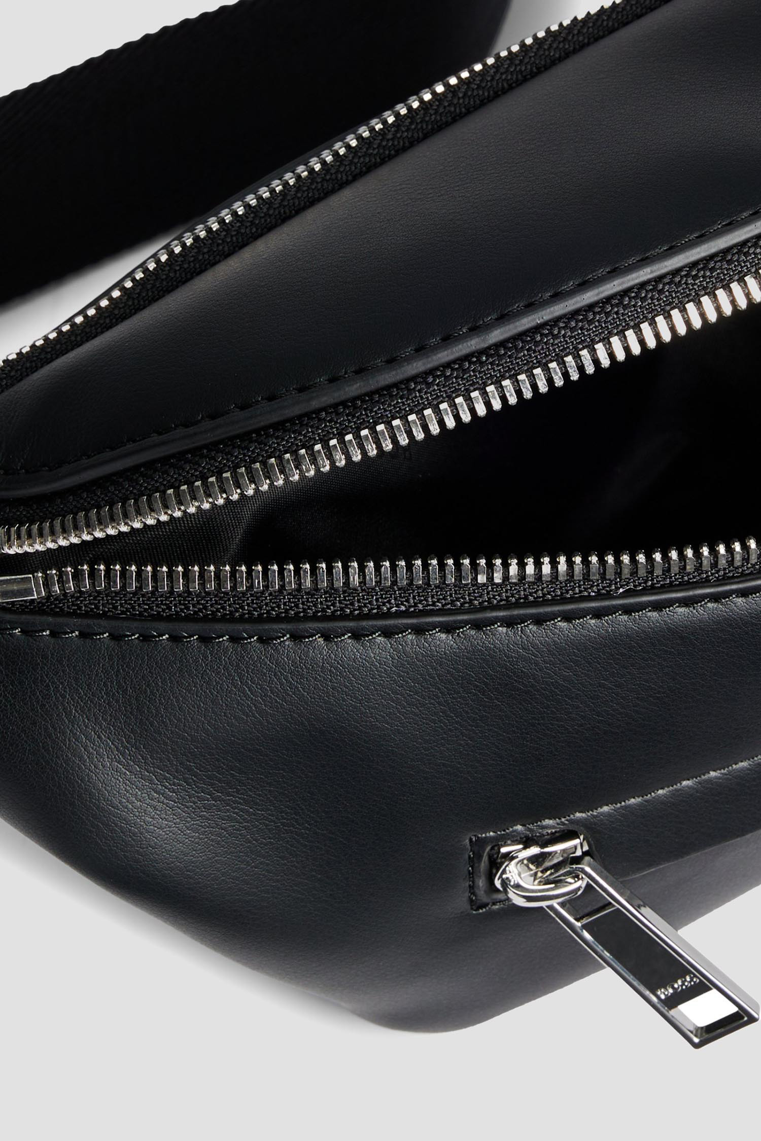 Чоловіча чорна поясна сумка BOSS 50516673;001