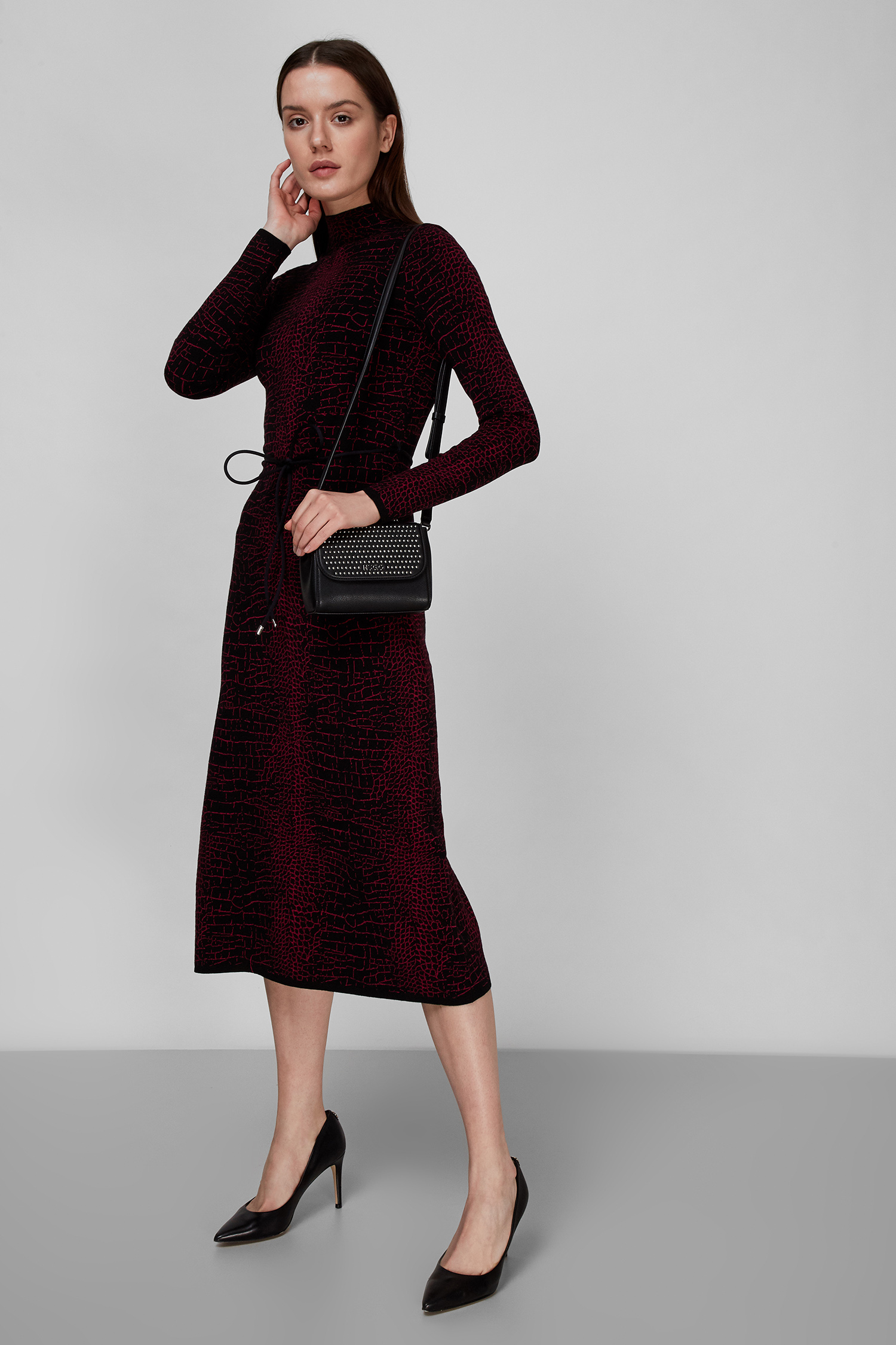 Женское черное платье с узором HUGO 50462667;960