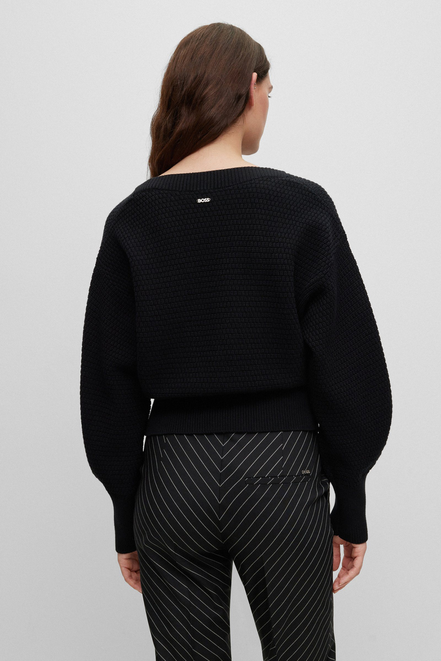 Женский черный свитер BOSS 50493913;001