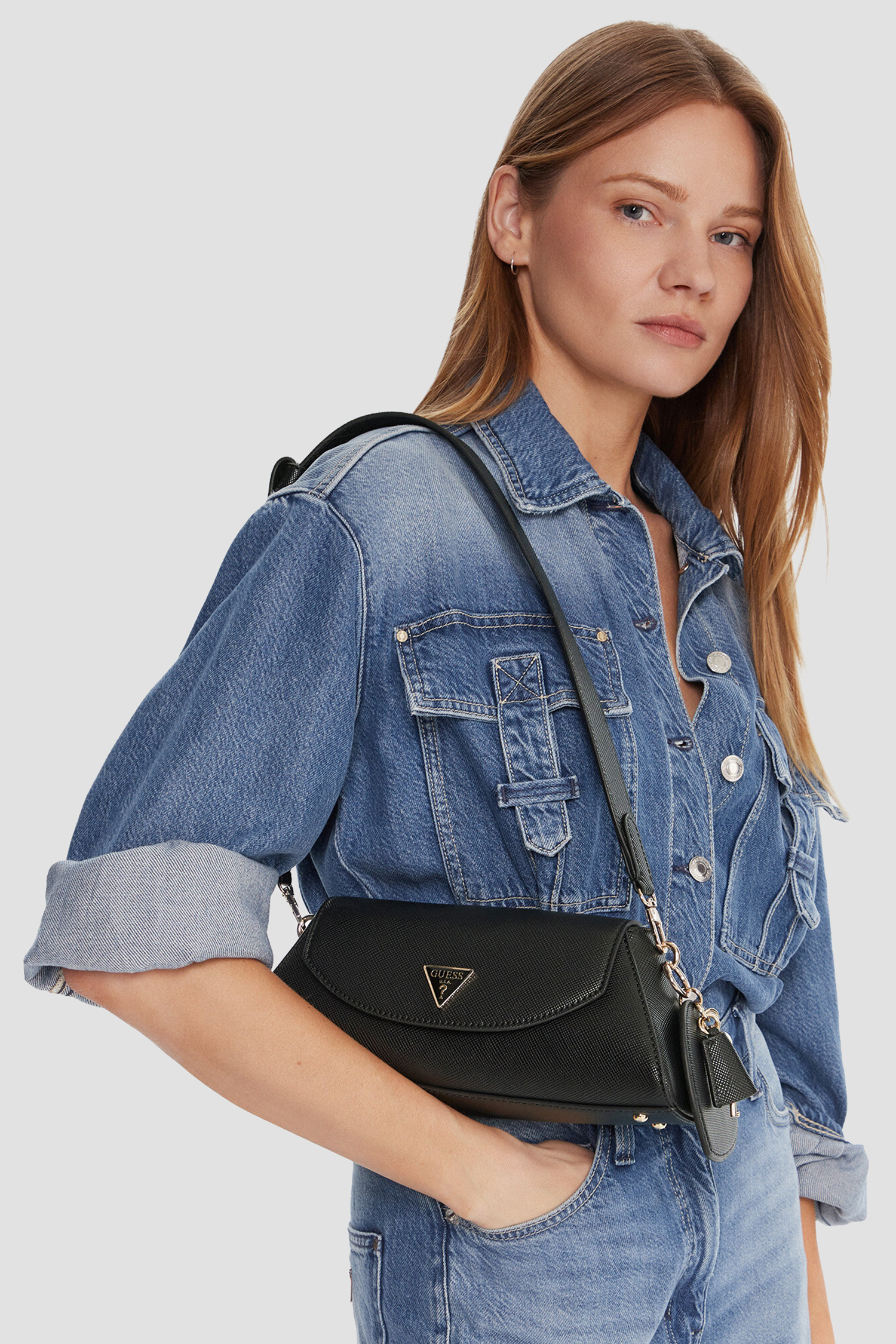 Жіноча чорна сумка Guess HWZG92.07190;BLA