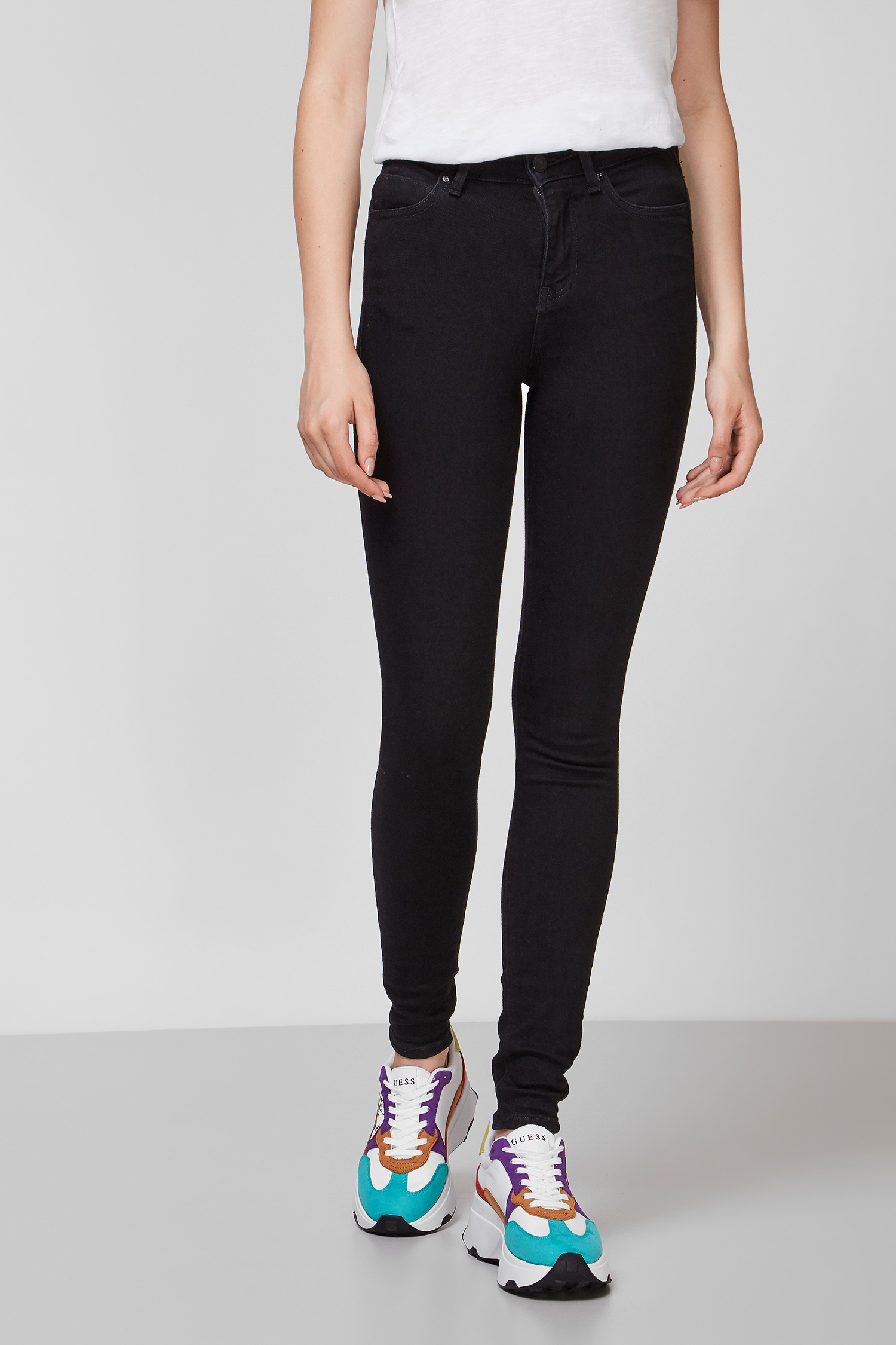 Черные джинсы для девушек Guess W1YA46.D4F51;CRB1
