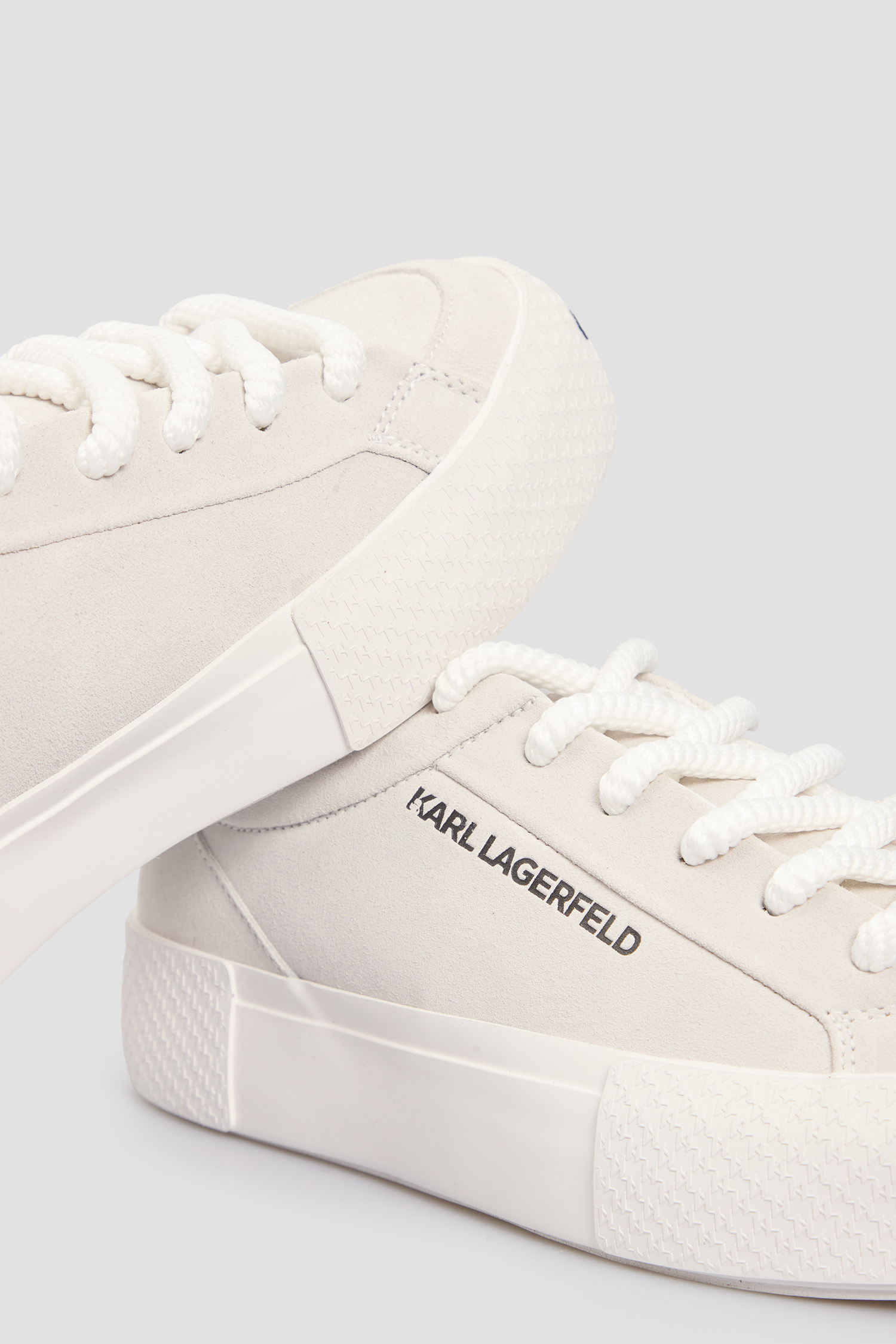 Чоловічі сірі замшеві снікерси Karl Lagerfeld 552476.855021;10