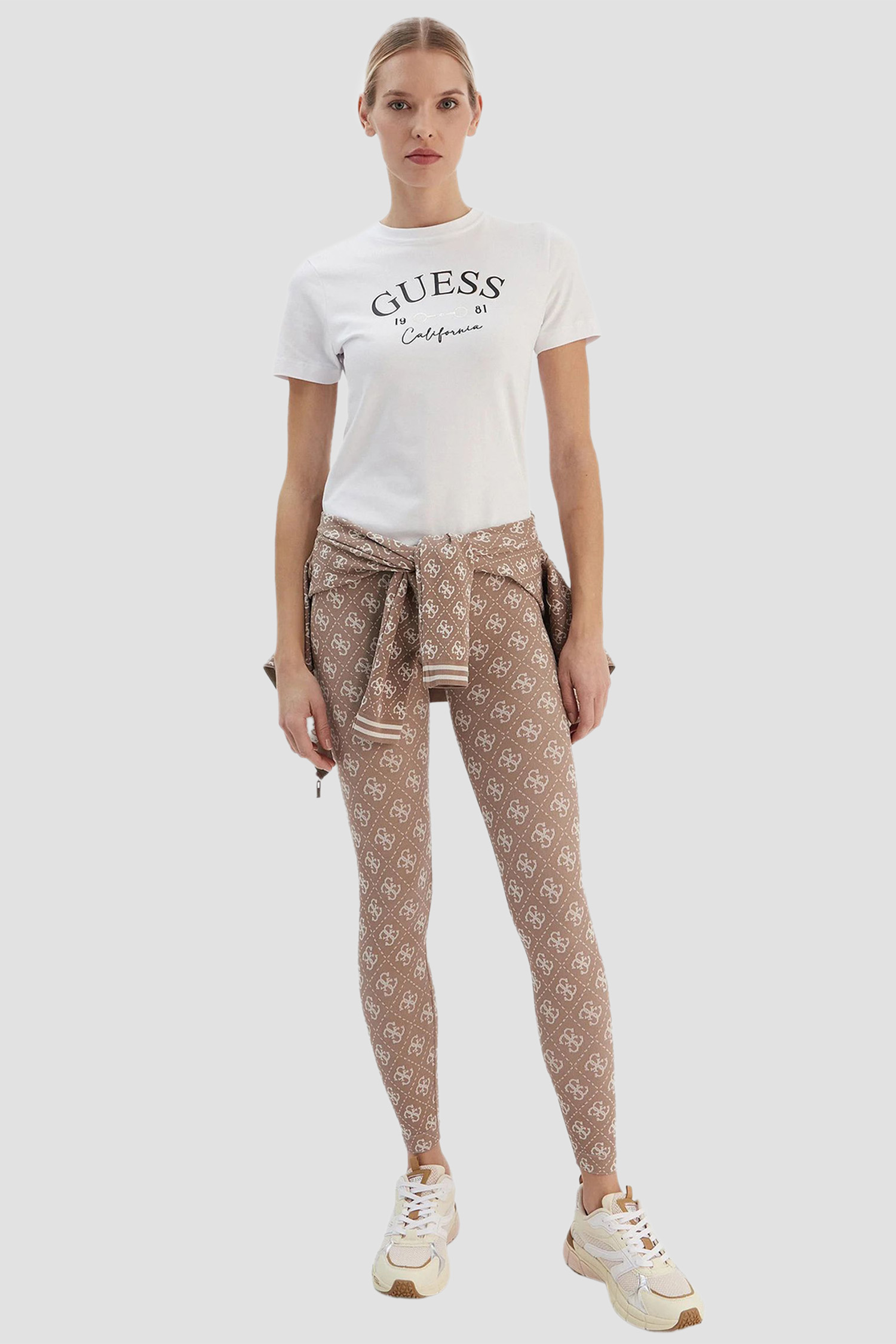 Жіноча біла футболка Guess V6RI02.J1314;G011