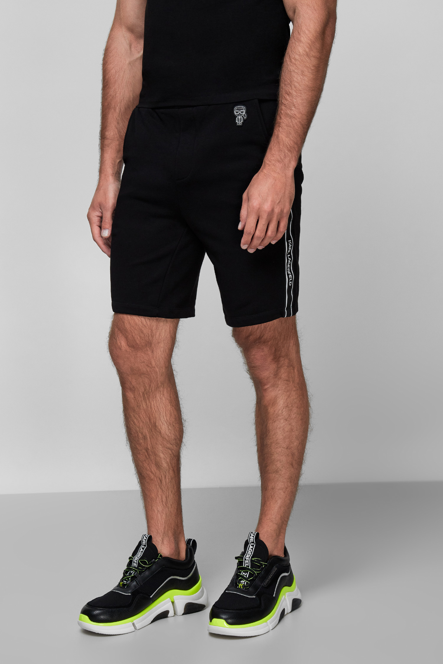 Мужские черные шорты Karl Lagerfeld 511900.705023;990