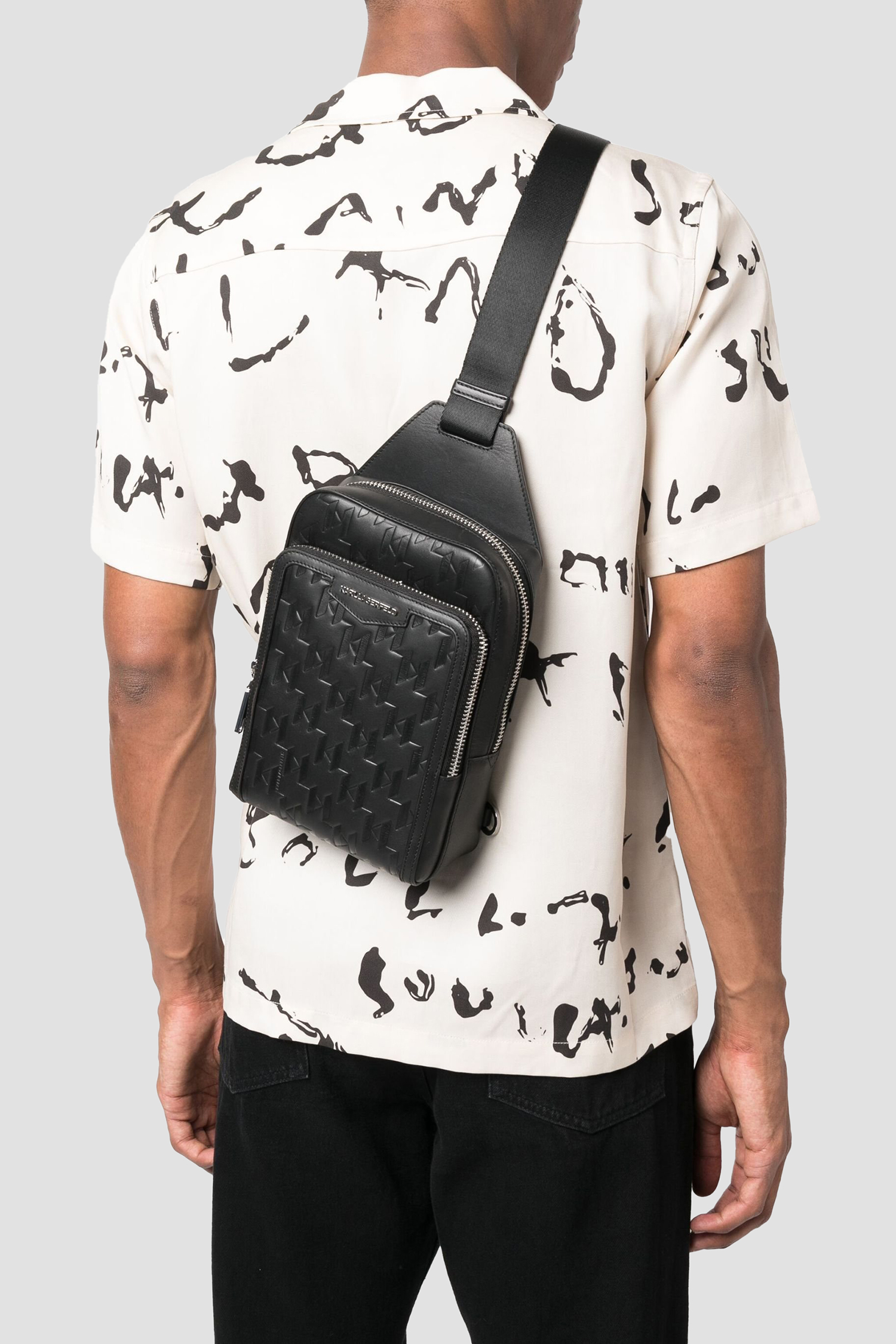 Чоловіча чорна шкіряна сумка Karl Lagerfeld A1M30398;999