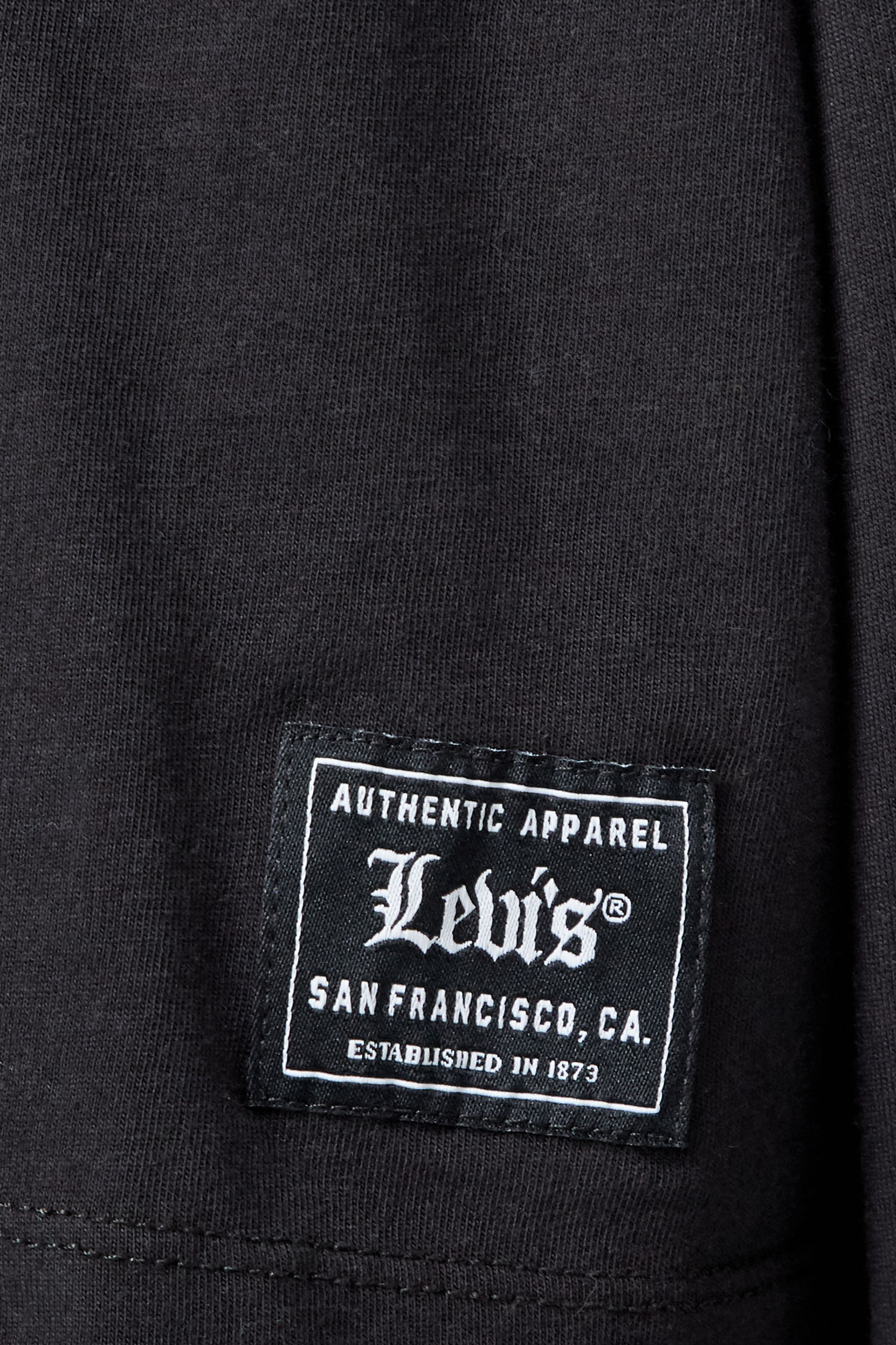 Жіночий чорний лонгслів Levi’s® A3525;0012
