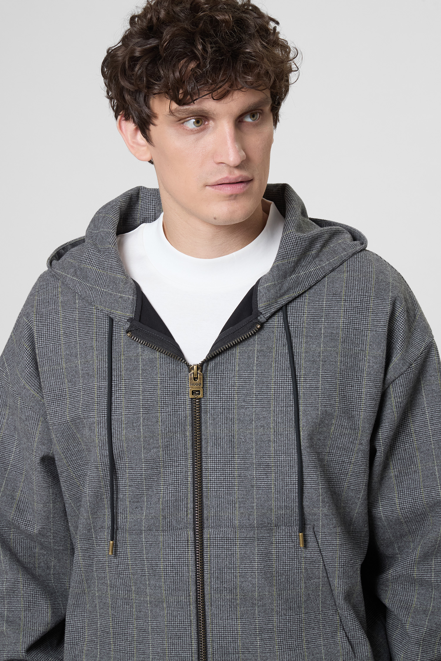 Мужская серая куртка в клетку HUGO 50544678;030