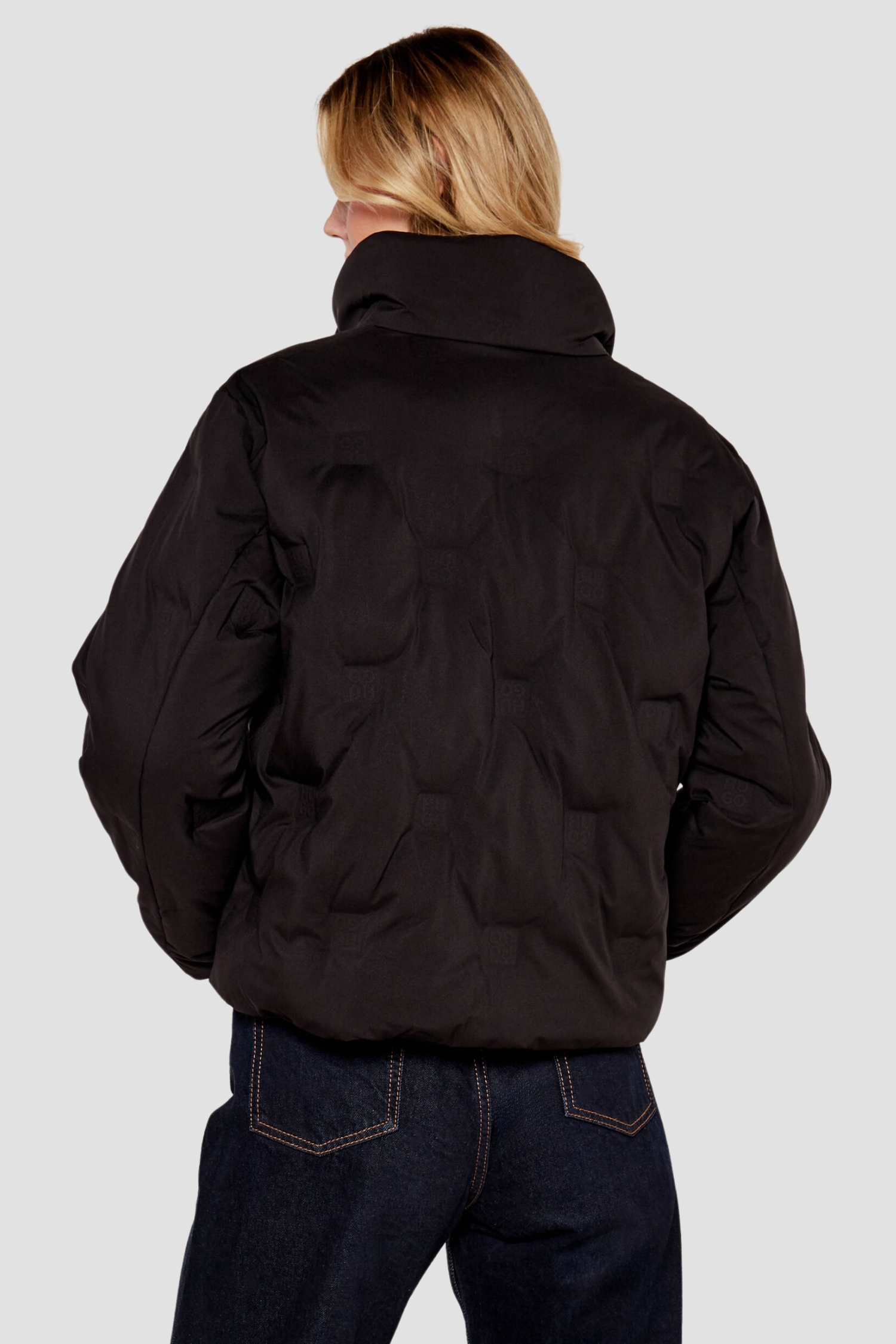 Жіноча чорна куртка з візерунком HUGO 50523657;001