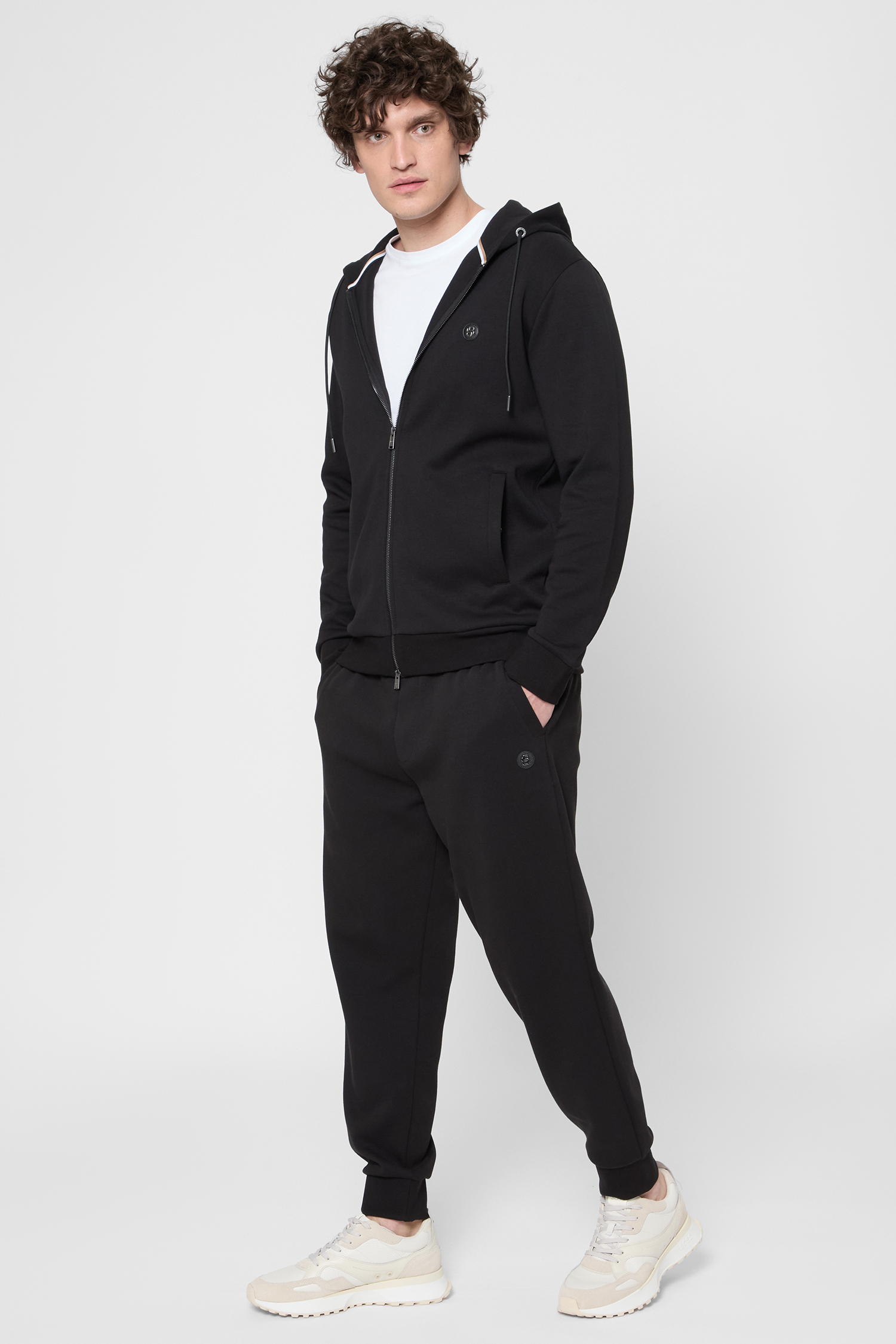 Чоловічі чорні спортивні штани BOSS 50520322;001