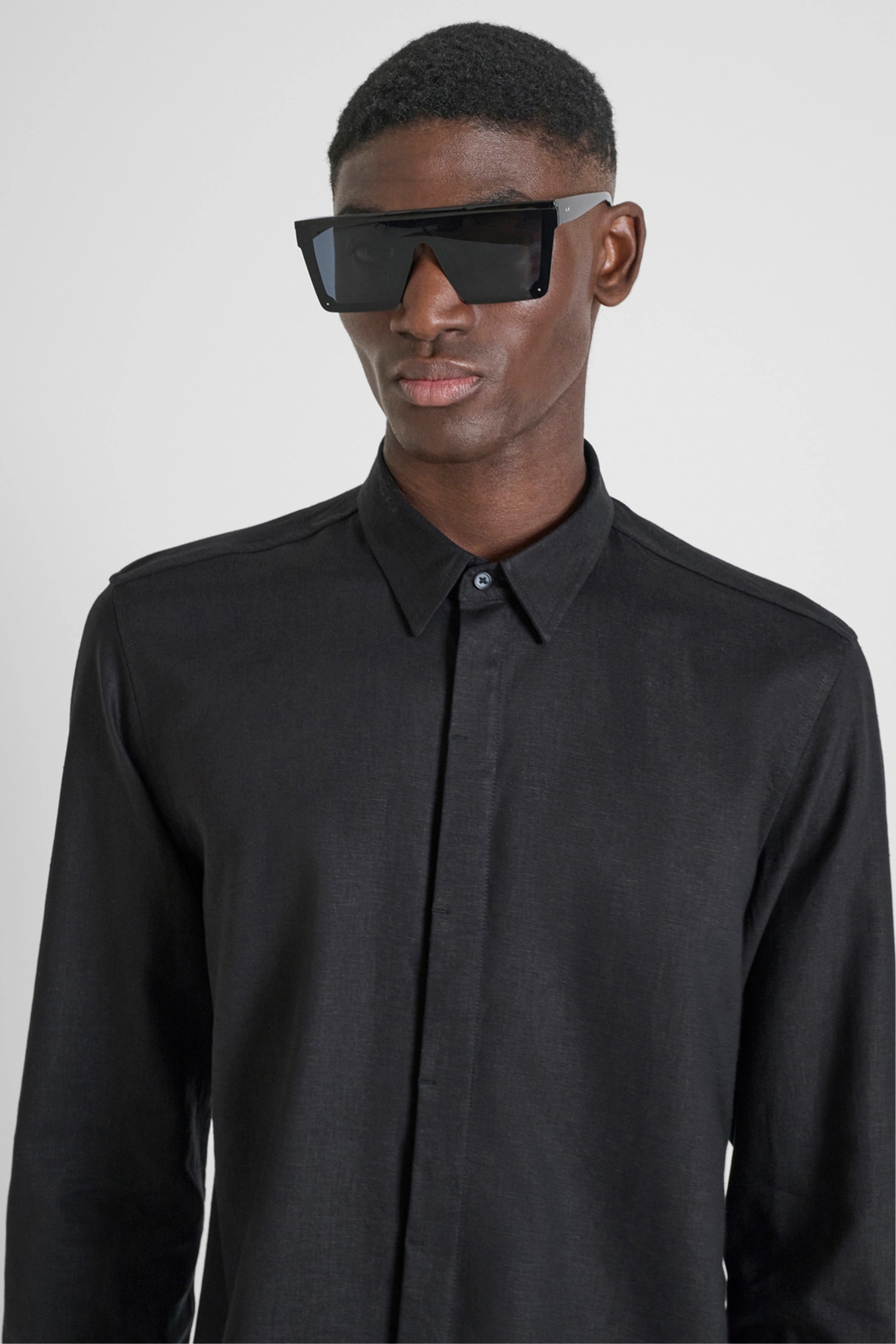Мужская черная рубашка Antony Morato MMSL00757.FA400094;9000