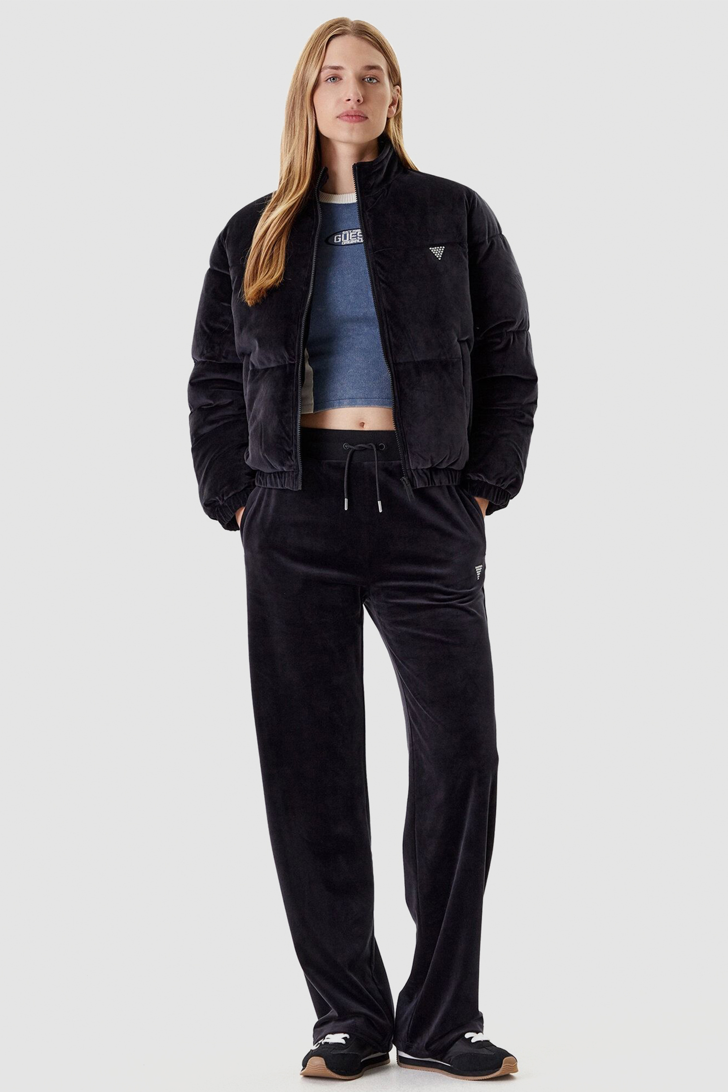 Жіноча чорна куртка Guess V4BL03.K0232;JBLK