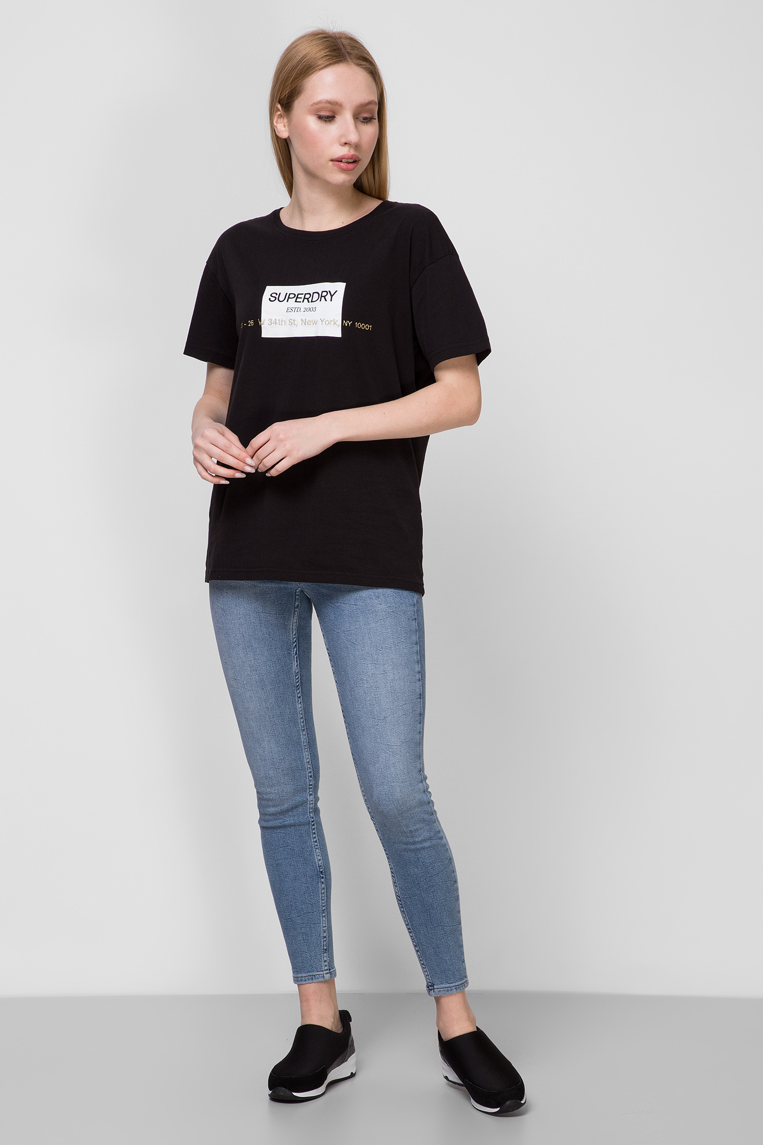 Женская черная футболка SuperDry W1010095A;02A