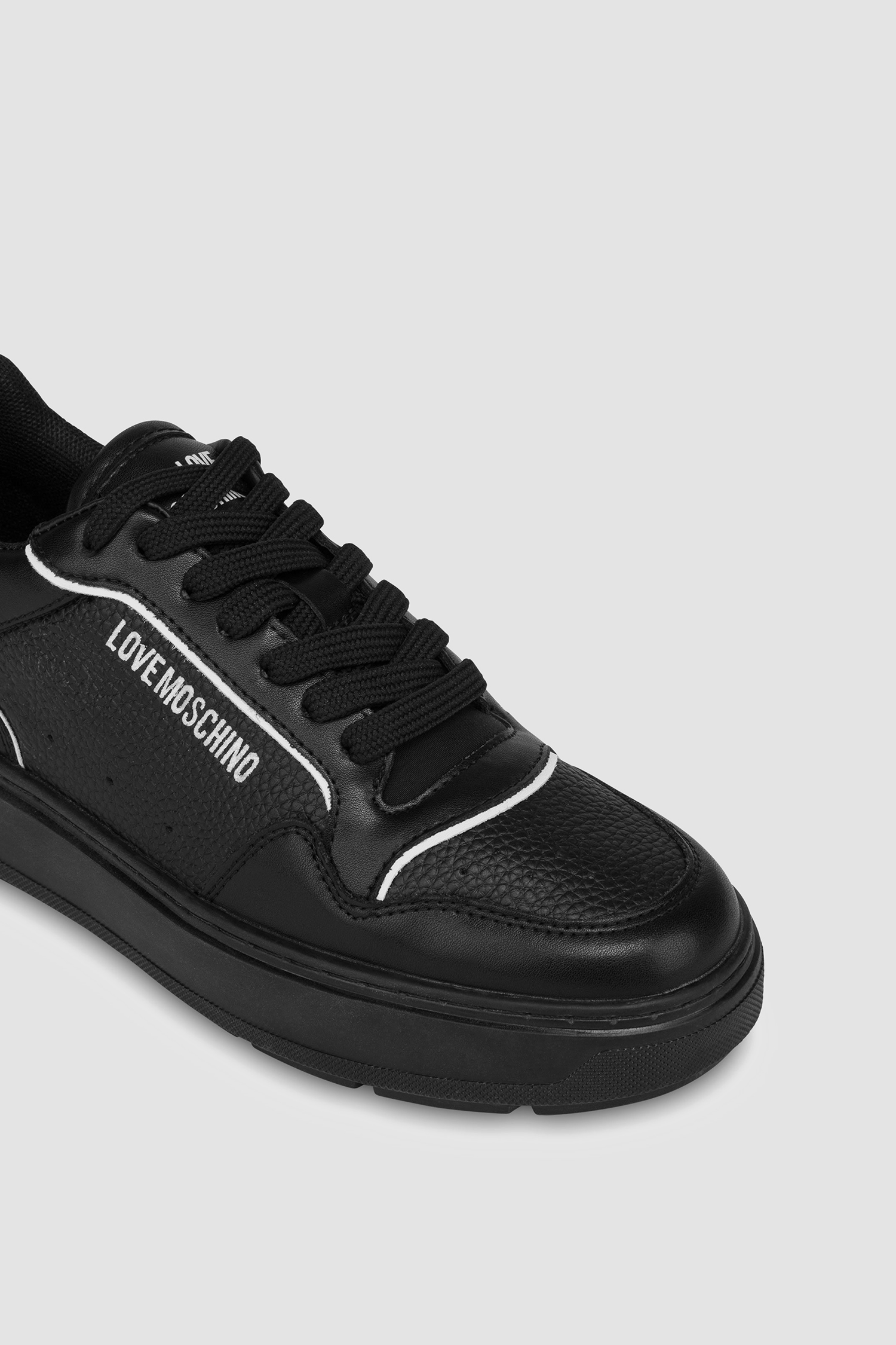 Жіночі чорні шкіряні снікерси Moschino JA15144G1L.JC1;00A