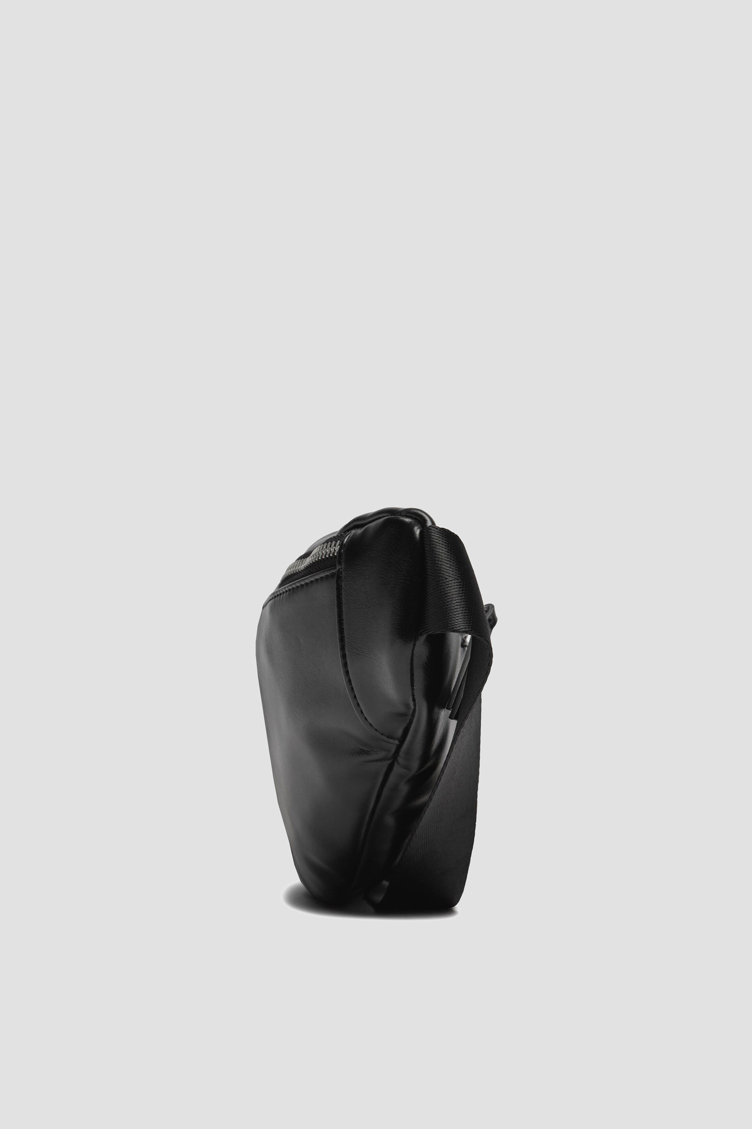 Чоловіча чорна поясна сумка Guess HMBELG.P4188;BLA