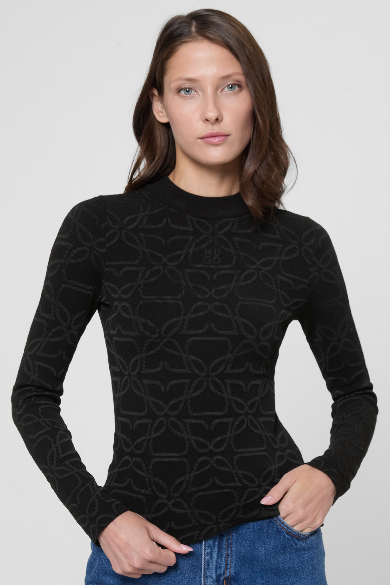 Женский черный джемпер с узором HUGO 50542604;968