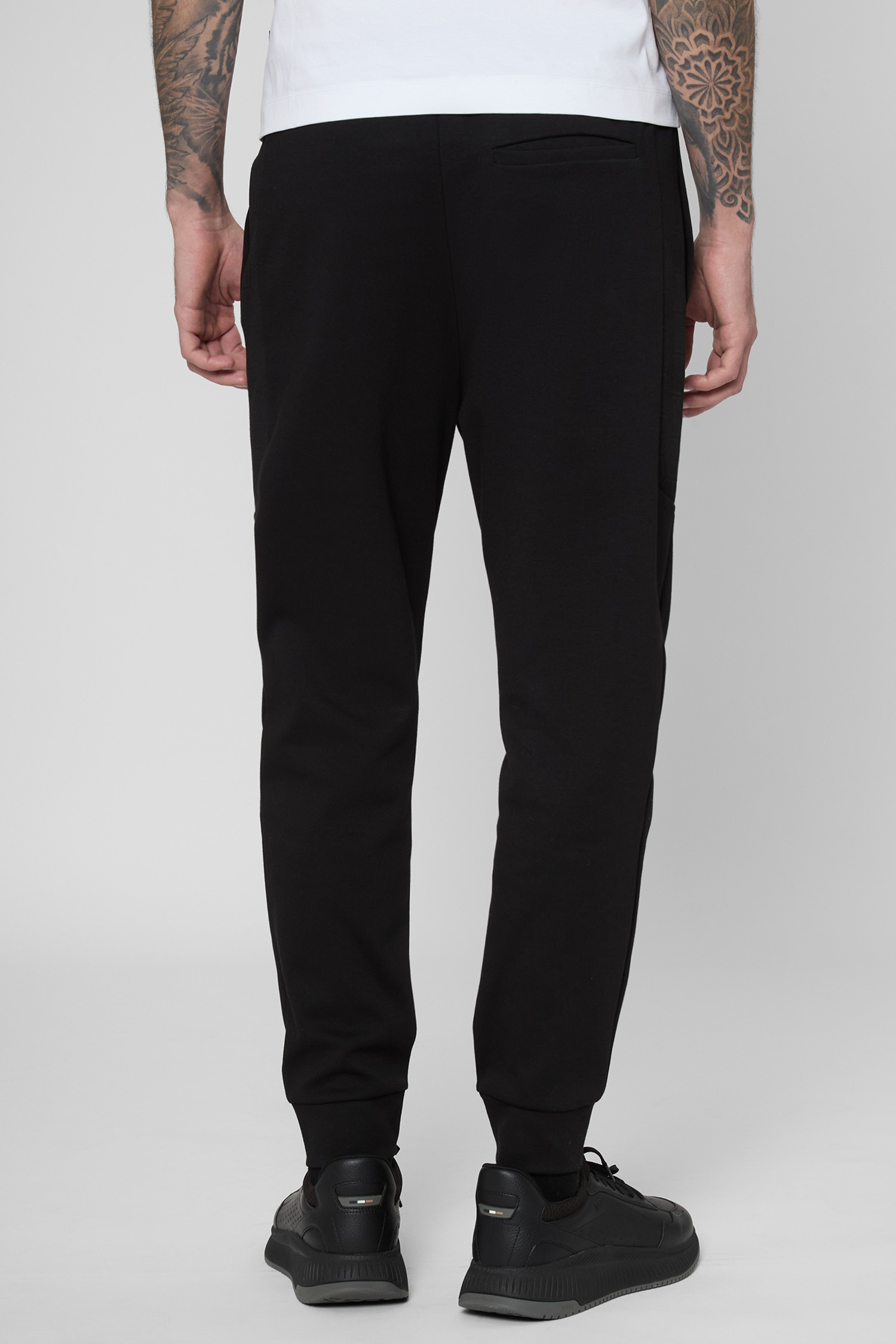 Чоловічі чорні спортивні штани BOSS 50543860;001