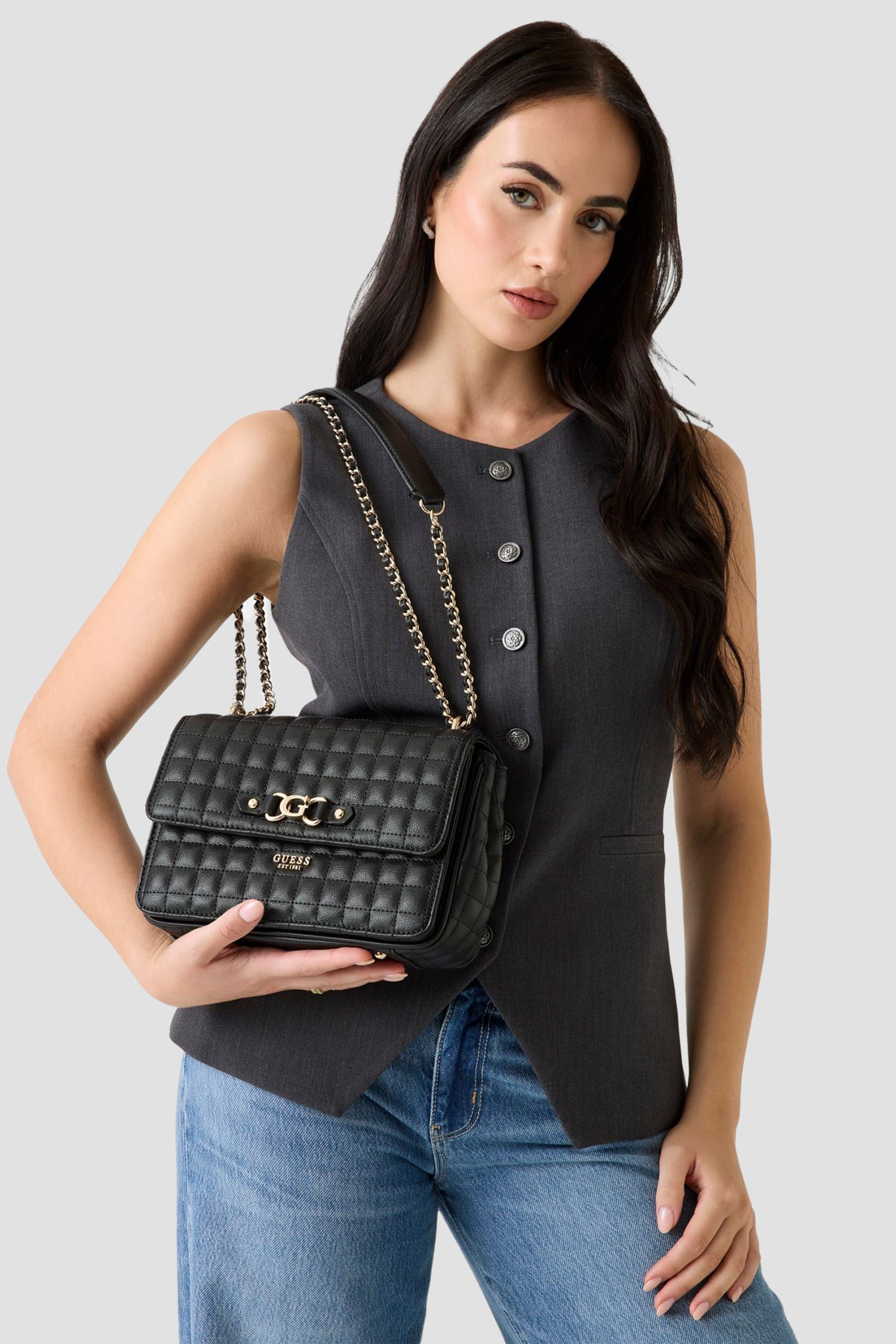 Женская черная сумка Guess HWQG84.24210;BLA