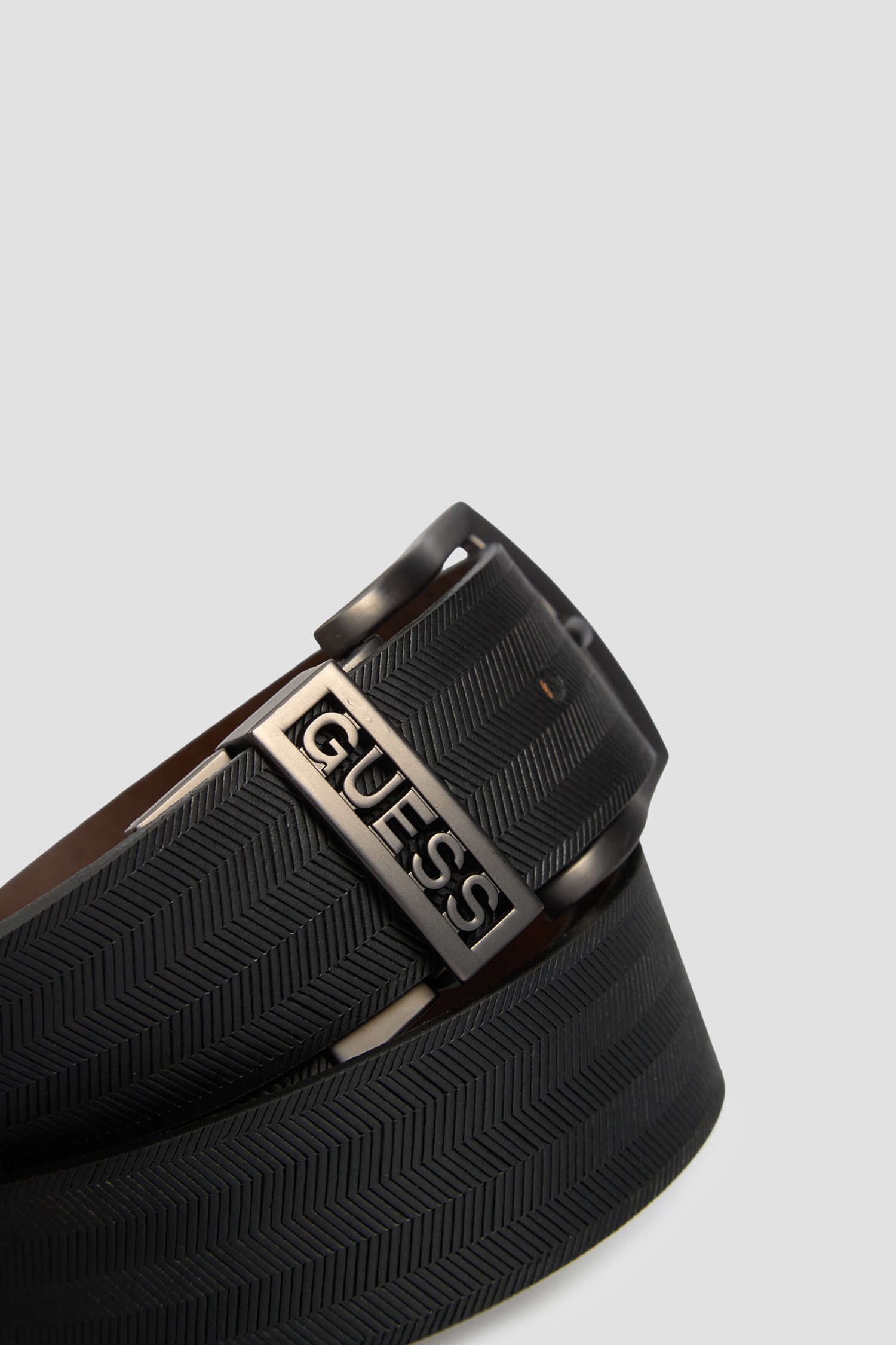 Чоловічий чорний шкіряний ремінь з візерунком Guess M5YZ13.L0WP0;JBLK