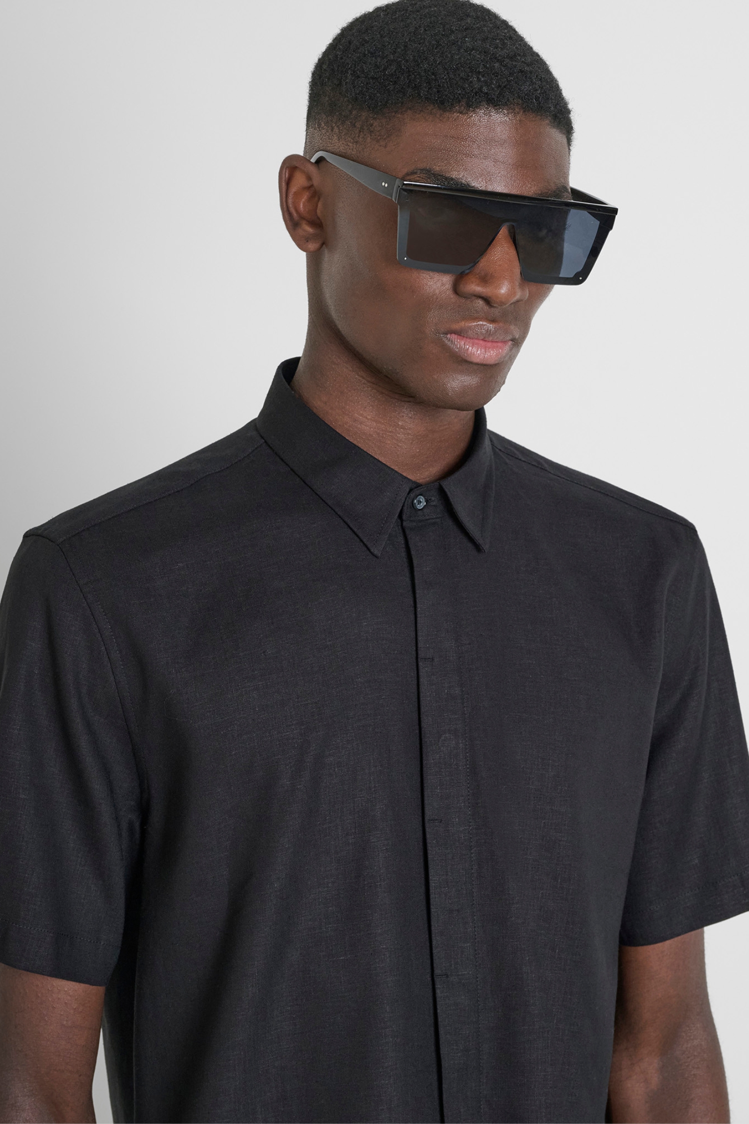 Мужская черная рубашка Antony Morato MMSS00194.FA400094;9000