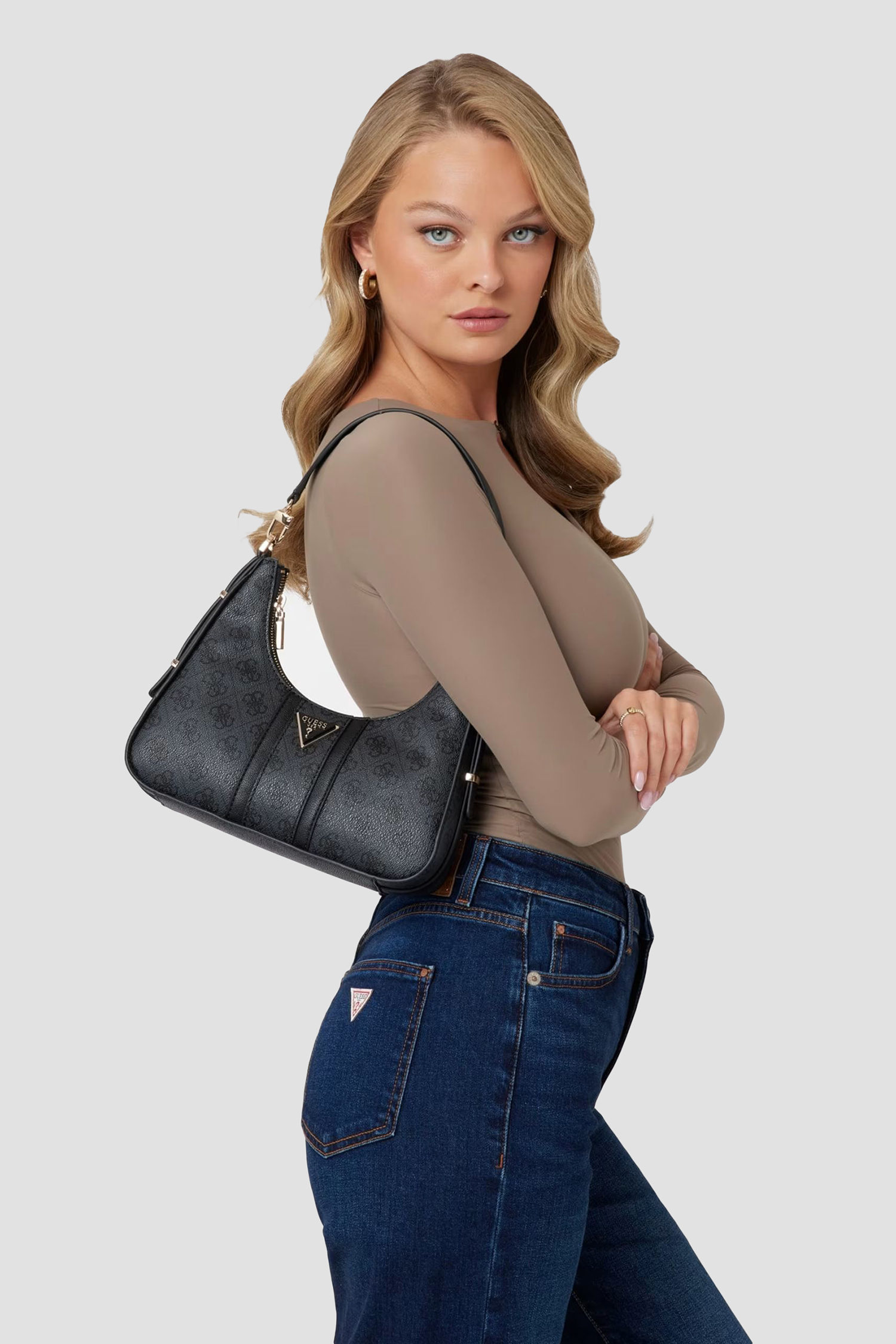 Женская темно-серая сумка с узором Guess HWSG90.00180;CLO