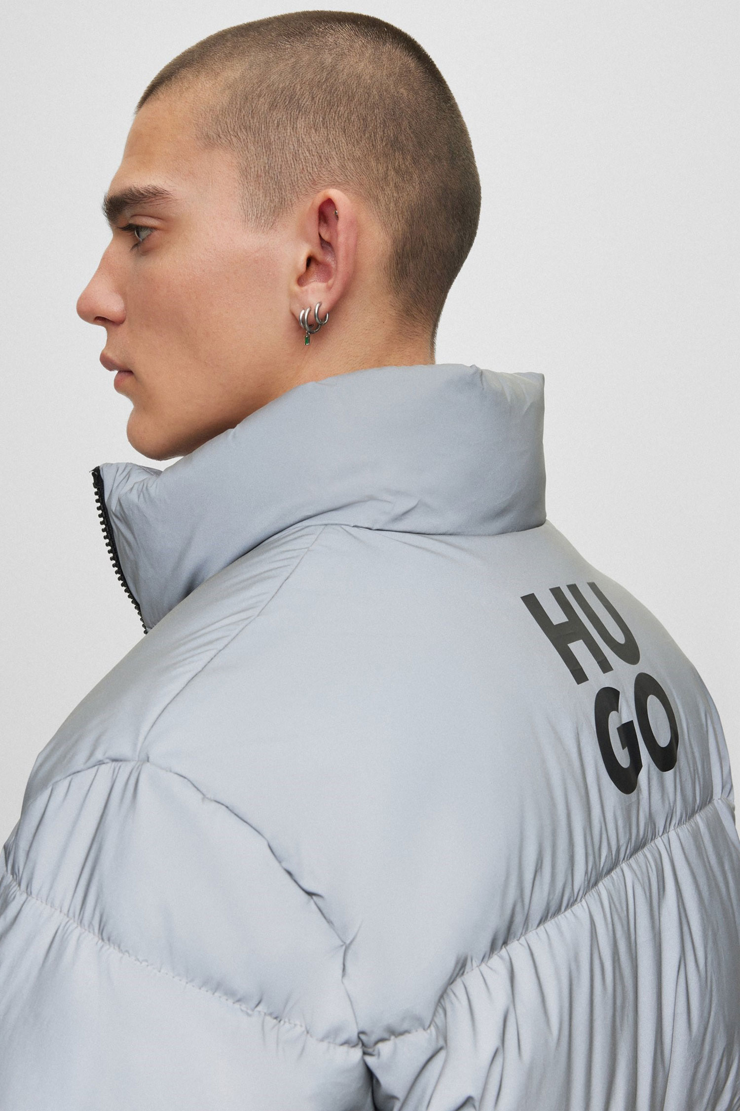 Мужская серая куртка HUGO 50496467;010