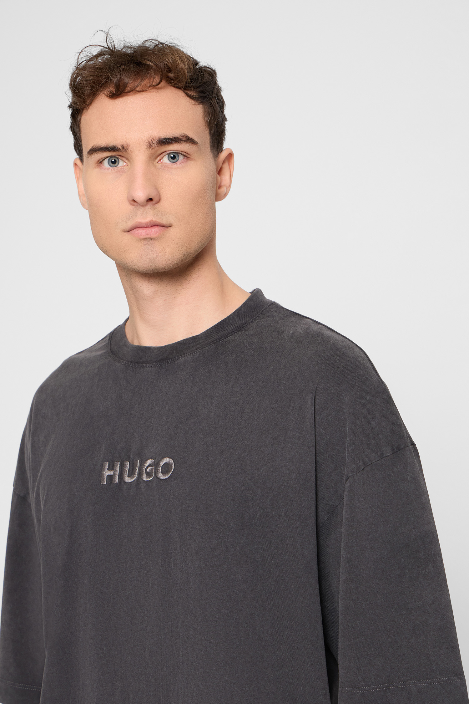Мужская темно-серая футболка HUGO 50546369;017