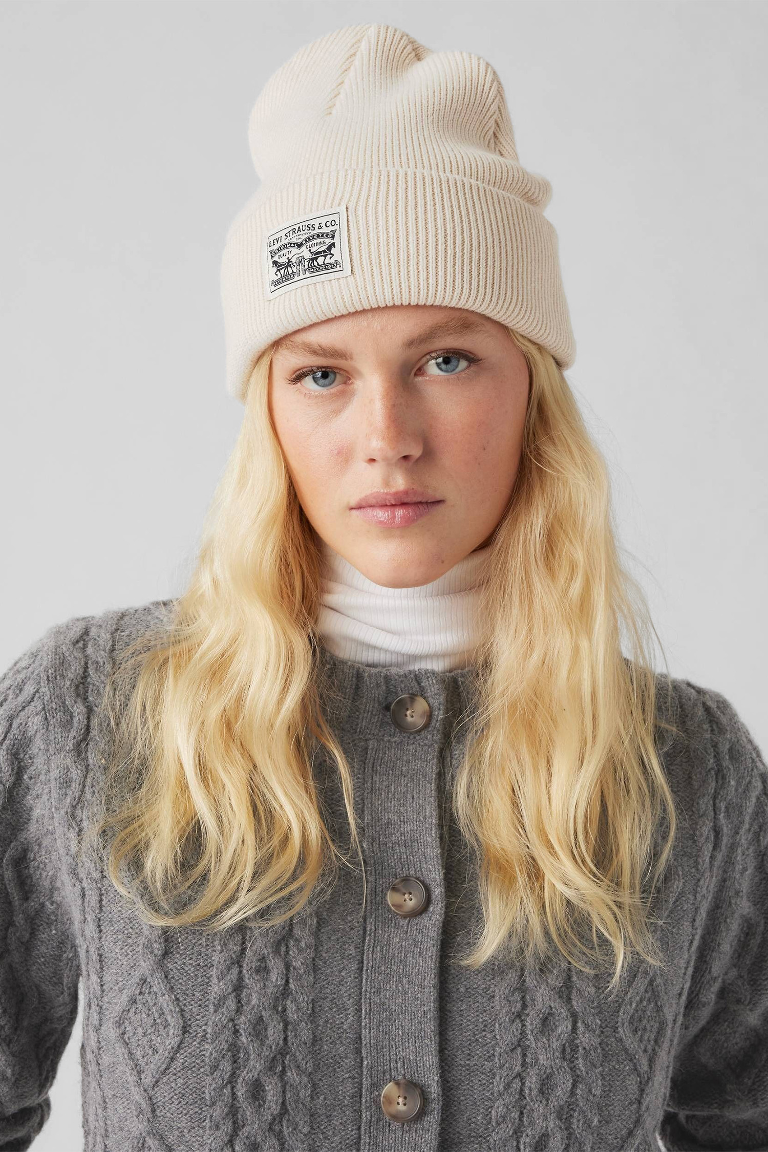 Жіноча біла шапка Levi’s® 000J7;0001