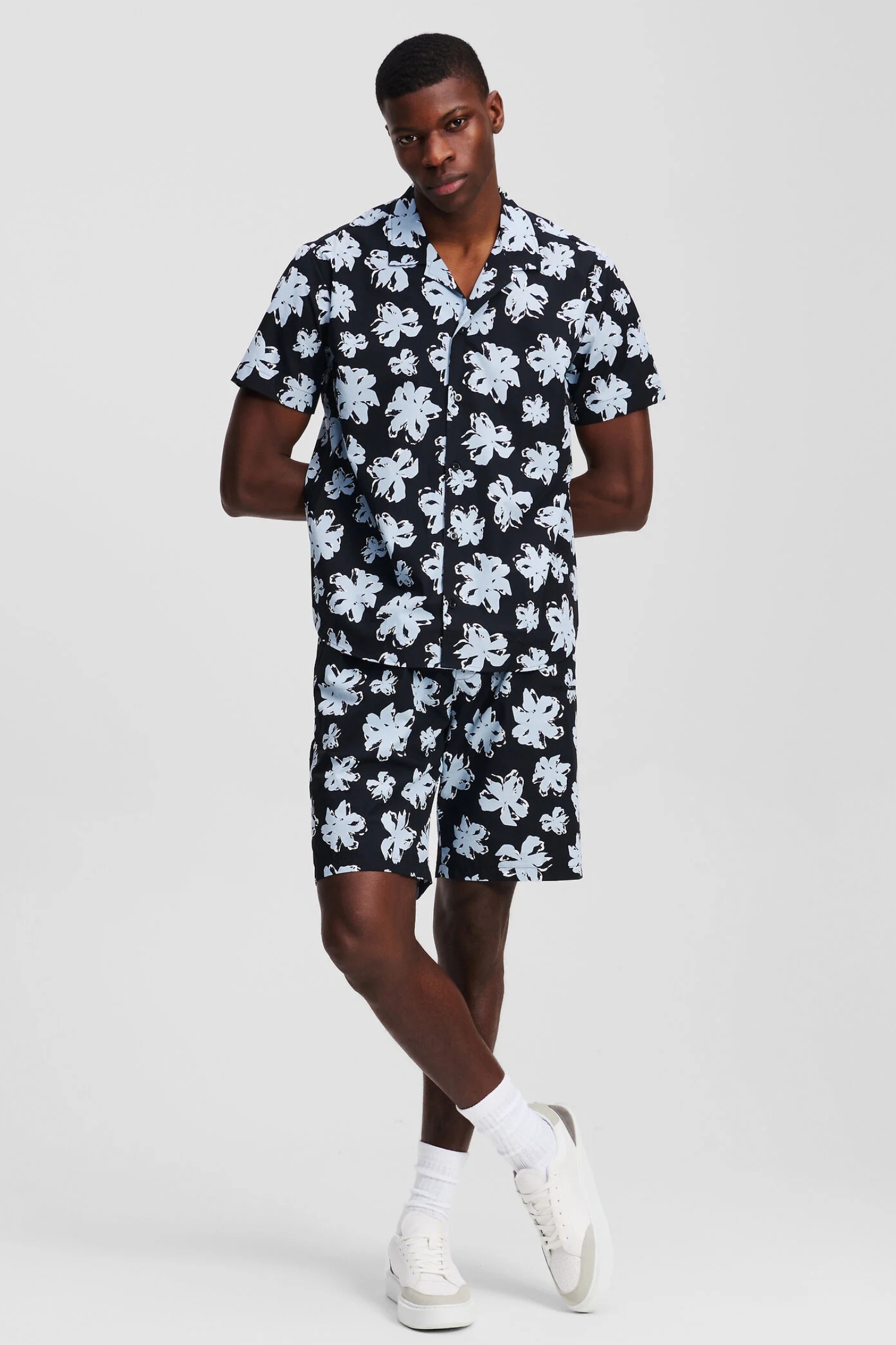 Мужская черная рубашка с узором Karl Lagerfeld 552624.605521;996