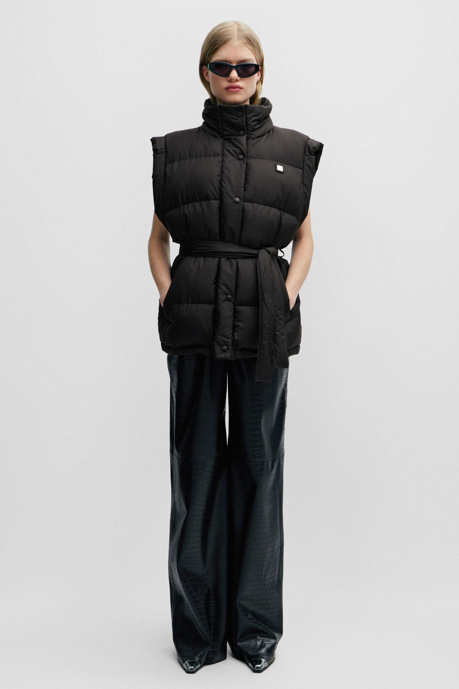 Жіночий чорний жилет HUGO 50504208;001