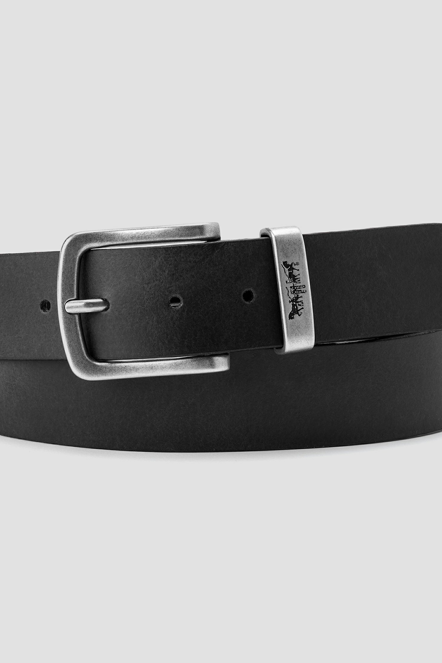 Мужской черный кожаный ремень Levi’s® 002G4;0000
