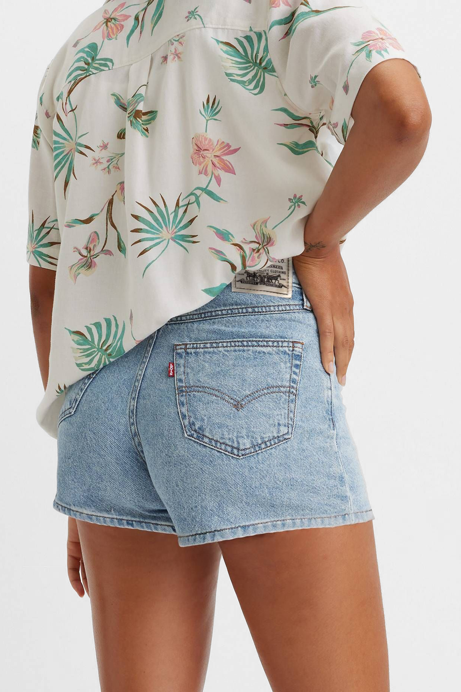 Женские голубые джинсовые шорты '80s Mom Levi's® A4695;0008