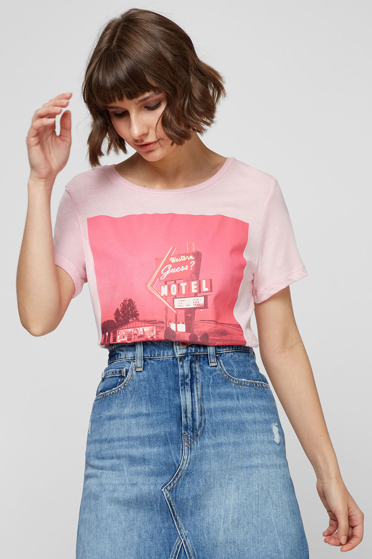 Женская розовая футболка Guess W1GI49.K46D0;G600