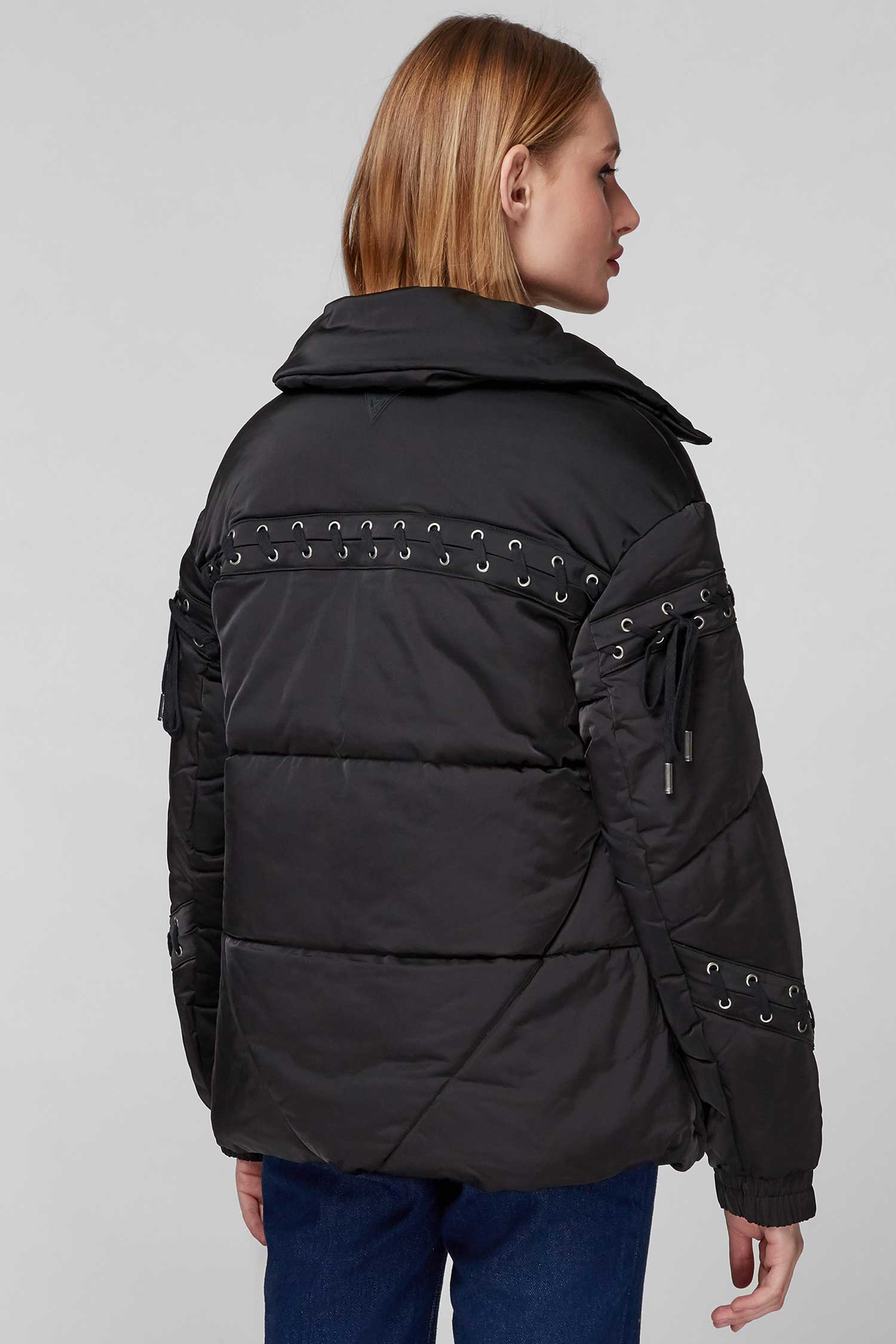 Жіноча чорна куртка Guess W1BL16.WE4G0;JBLK