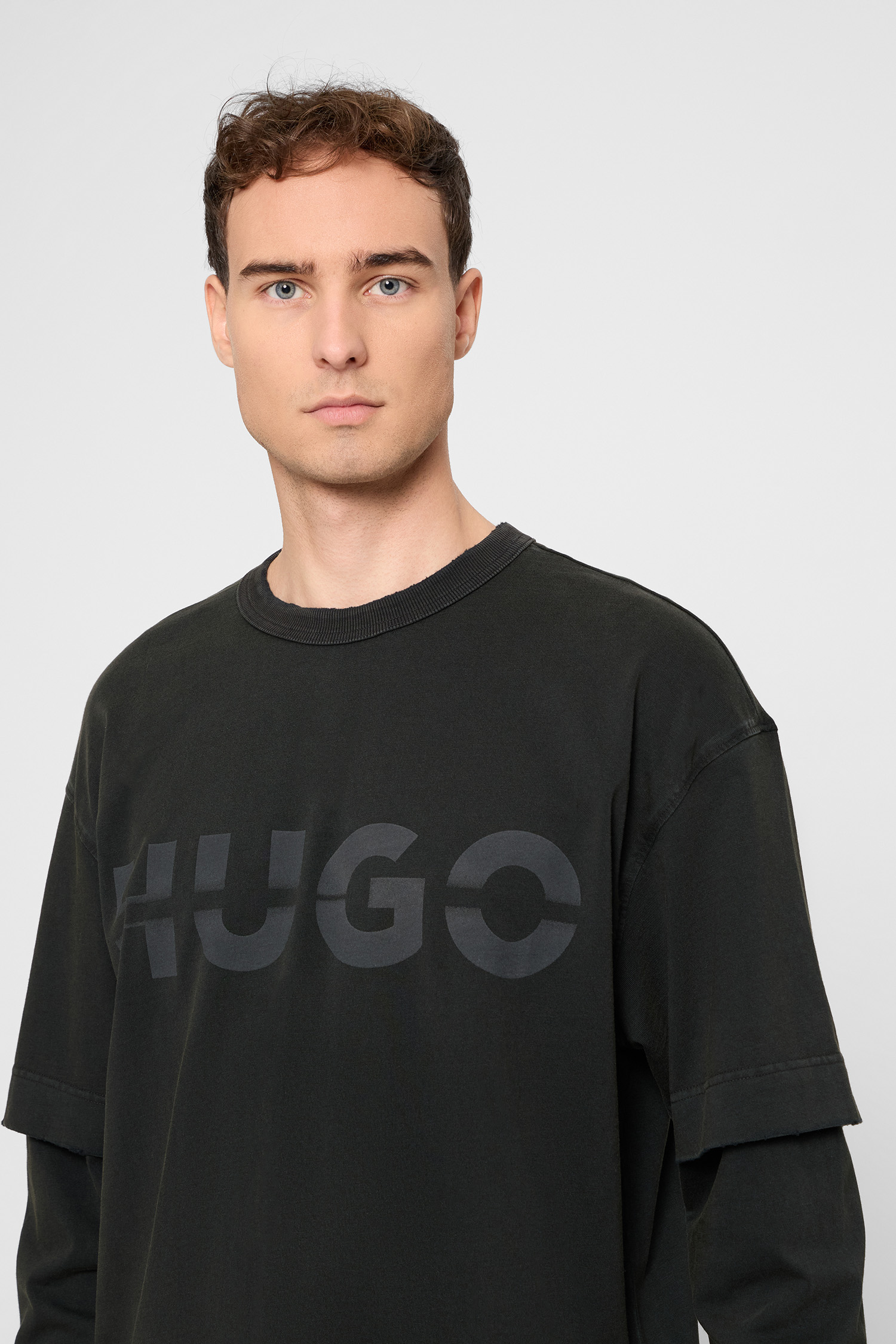 Чоловічий чорний лонгслів HUGO BLUE 50546541;036