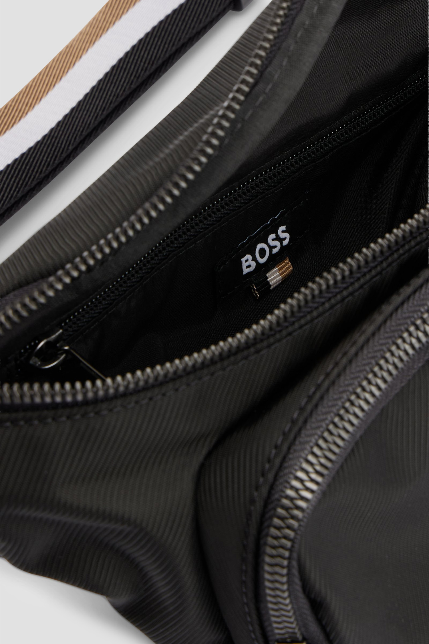 Чоловіча чорна поясна сумка BOSS 50511938;001