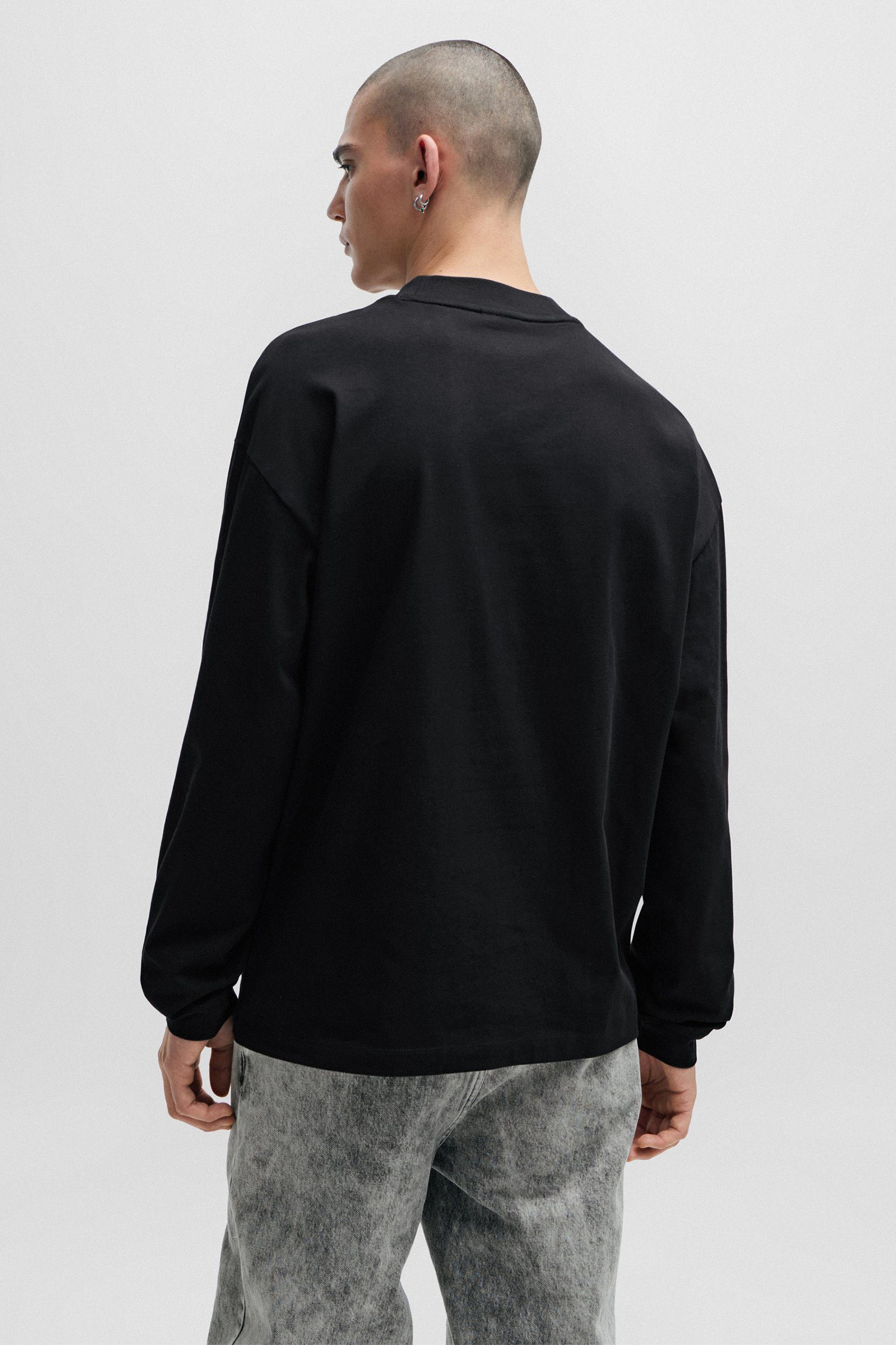 Чоловічий чорний лонгслів HUGO 50511029;001